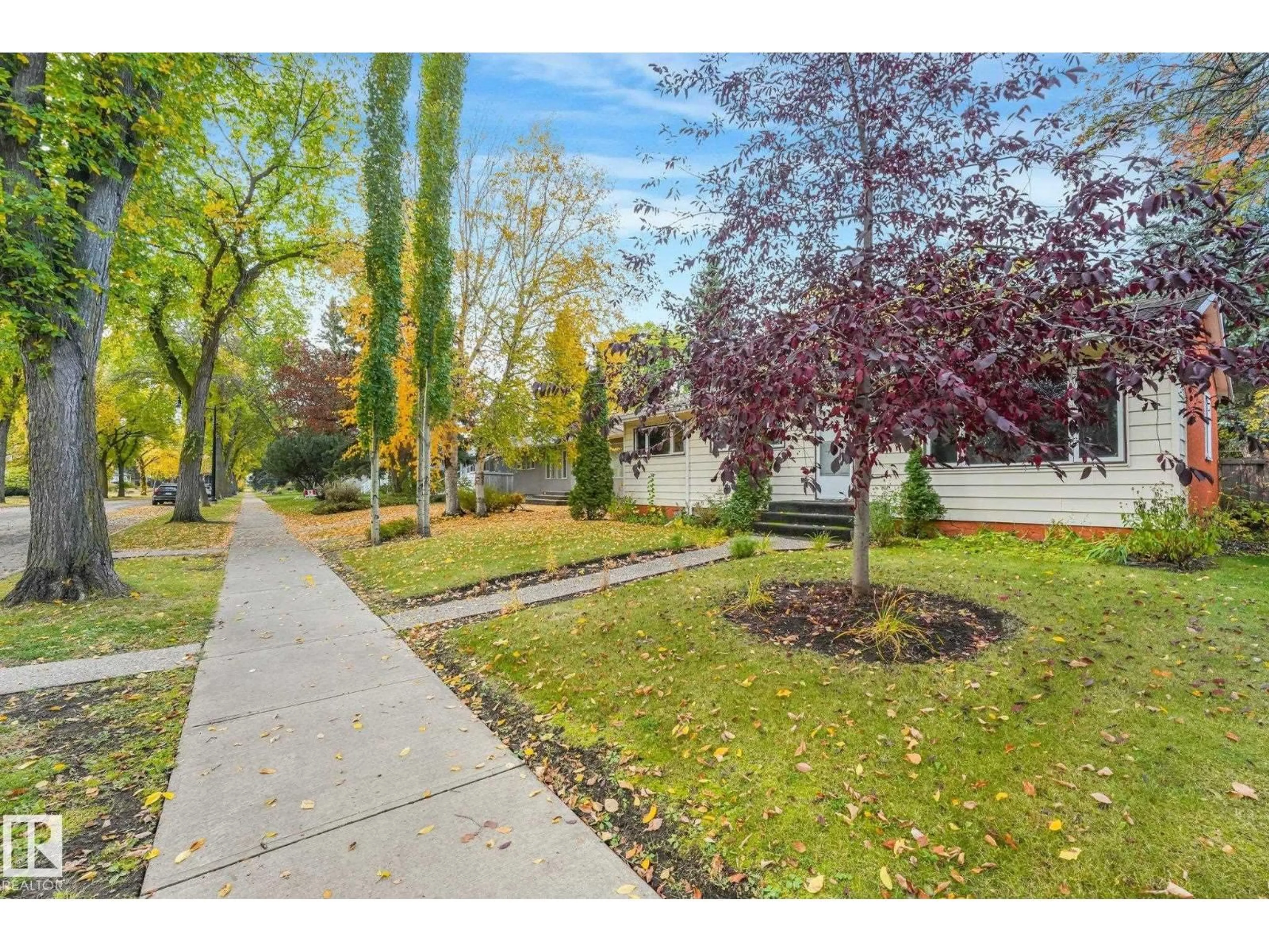 A pic from outside/outdoor area/front of a property/back of a property/a pic from drone, street for 9256 148 ST, Edmonton Alberta T5R1A3