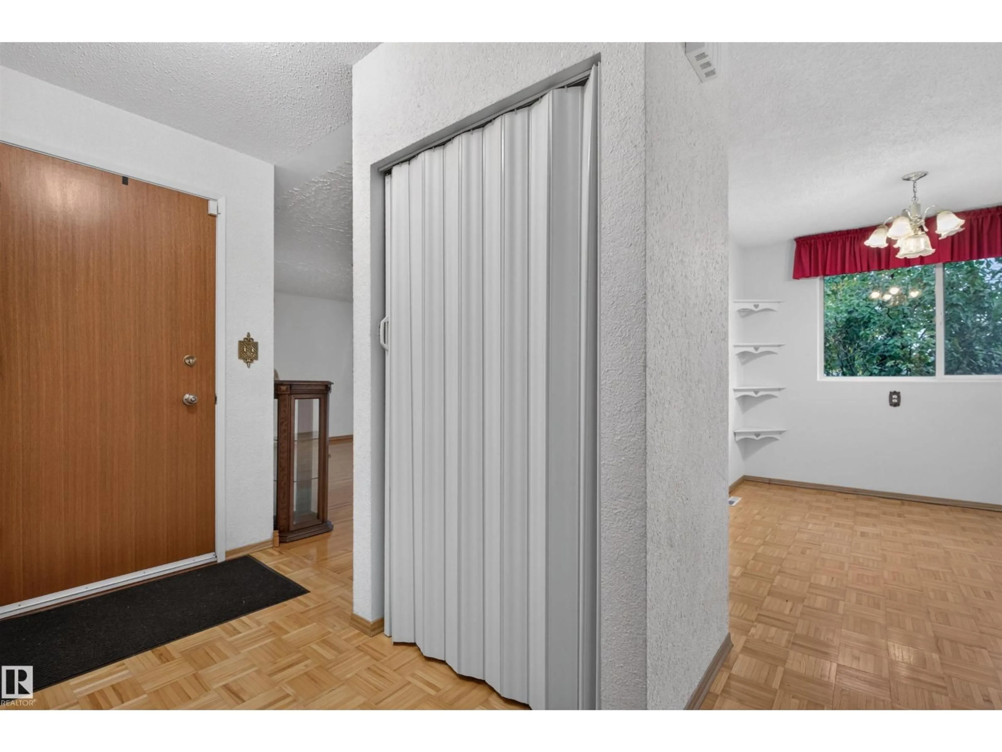Unknown for 8628 135 AV, Edmonton Alberta T5E1N2