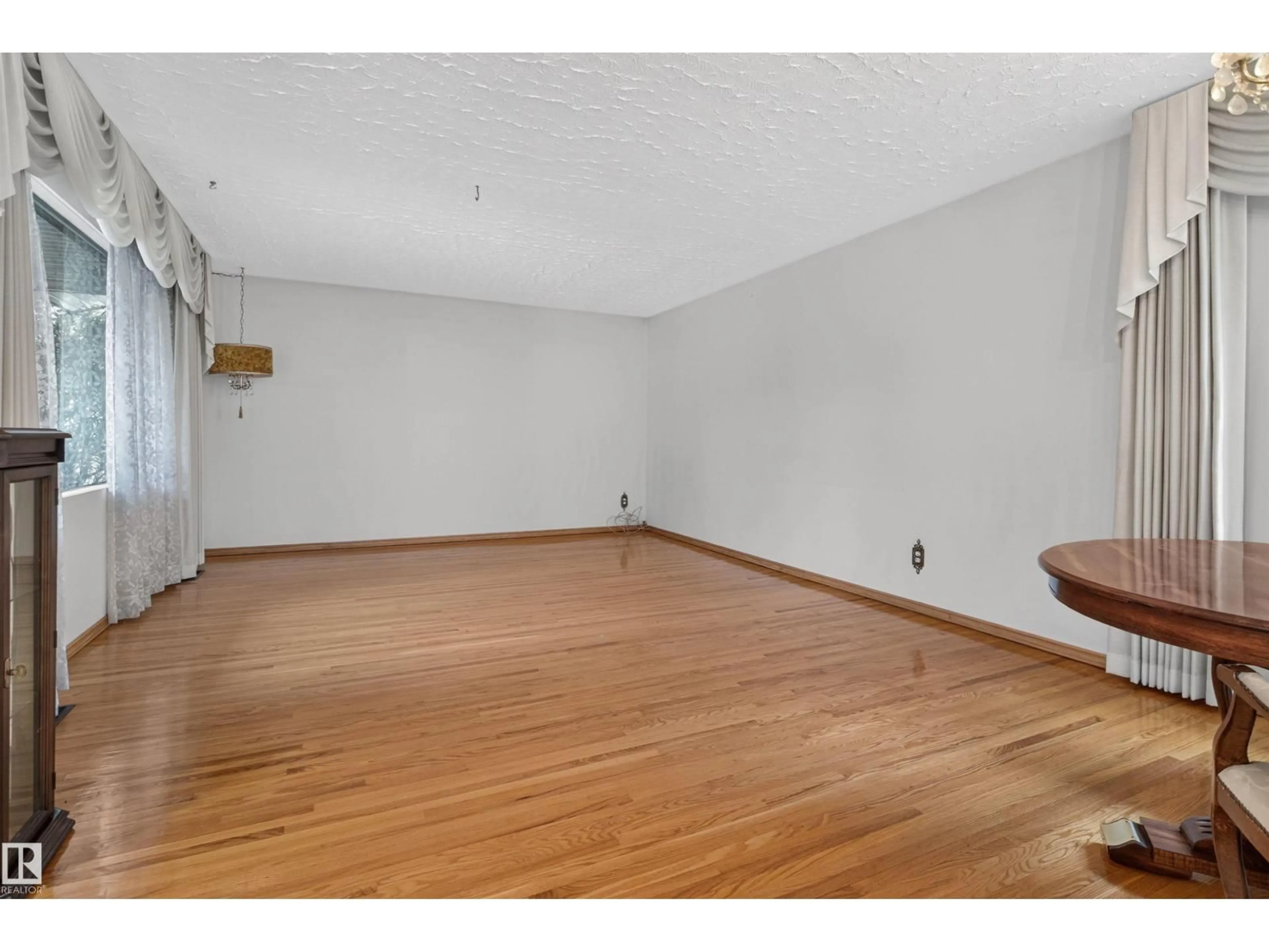 A pic of a room for 8628 135 AV, Edmonton Alberta T5E1N2