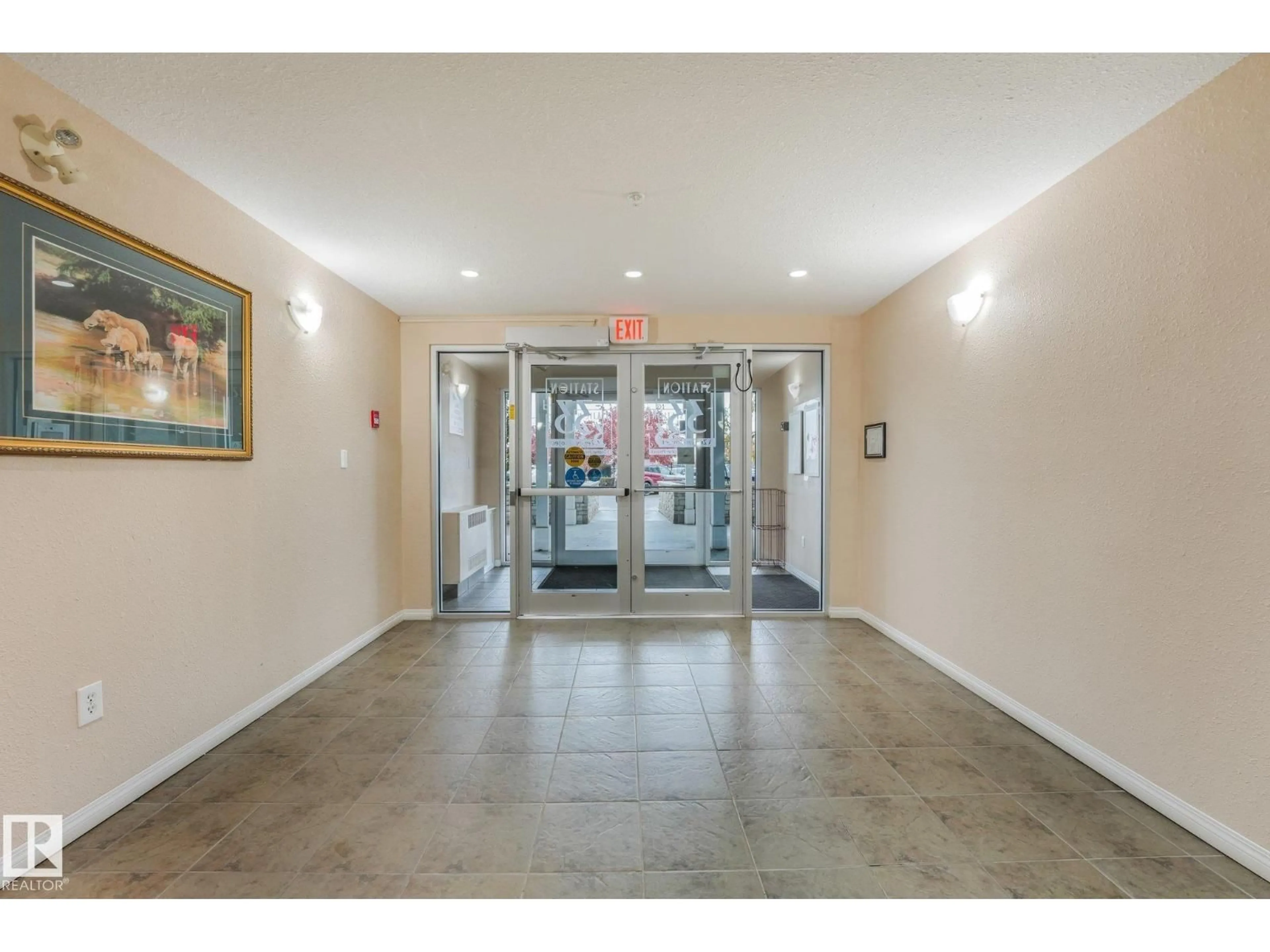 Indoor foyer for #408 - 4310 33 ST, Stony Plain Alberta T7Z0A8