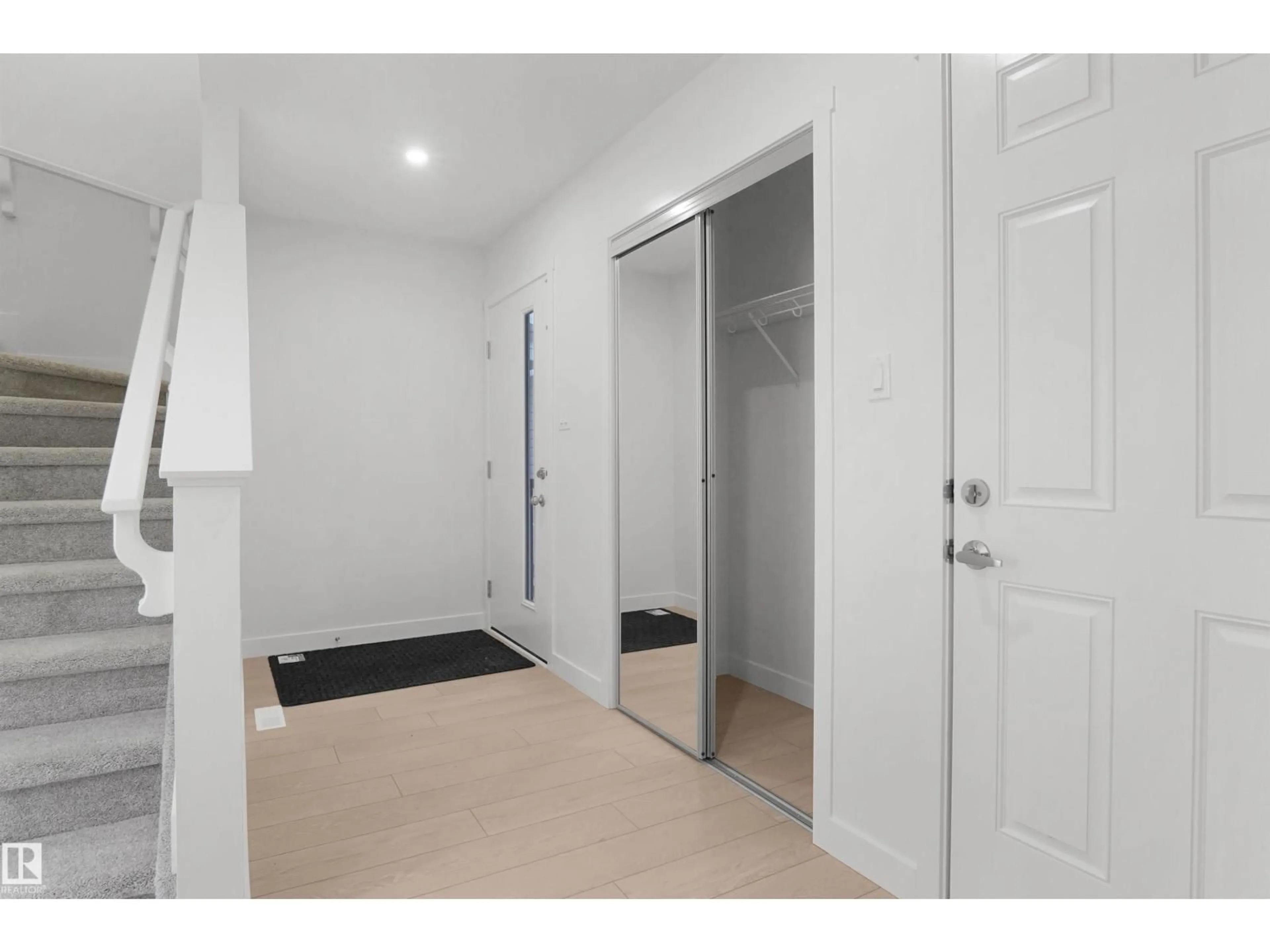 Unknown for NW - 1862 187 ST, Edmonton Alberta T6M3N7