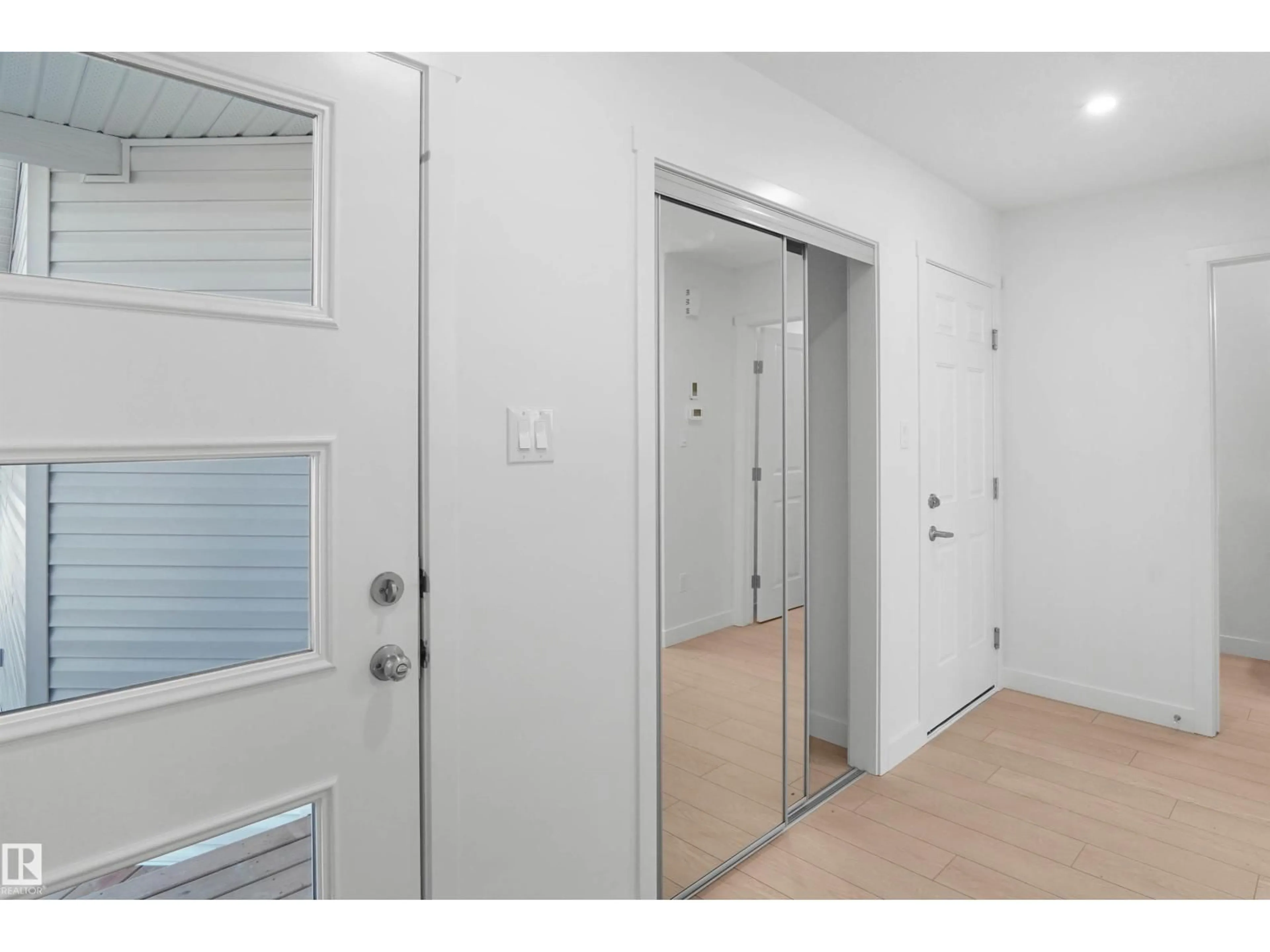 Unknown for NW - 1866 187 ST, Edmonton Alberta T6M3N7