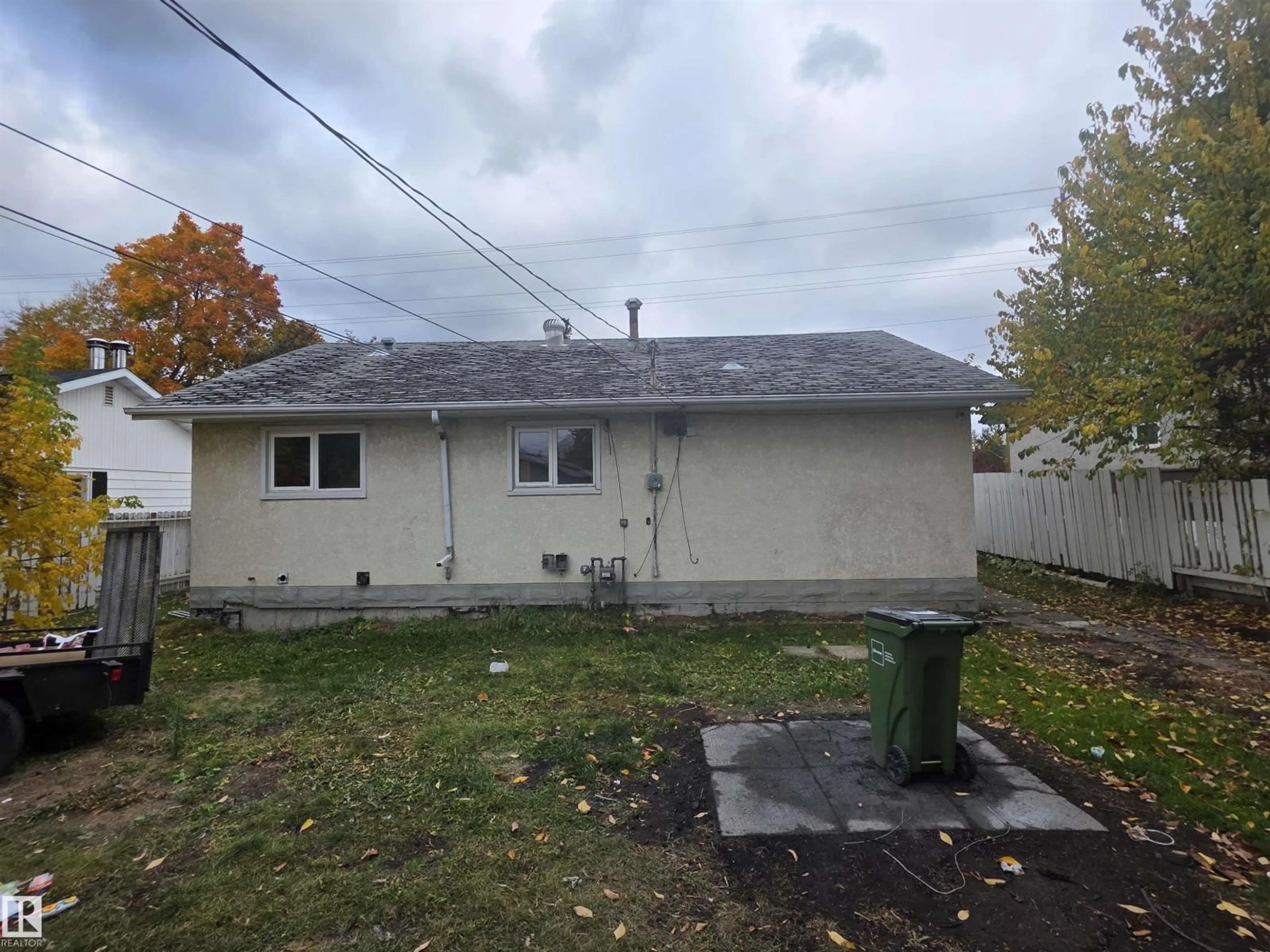 Unknown for 10808 50 ST, Edmonton Alberta T6A2E4