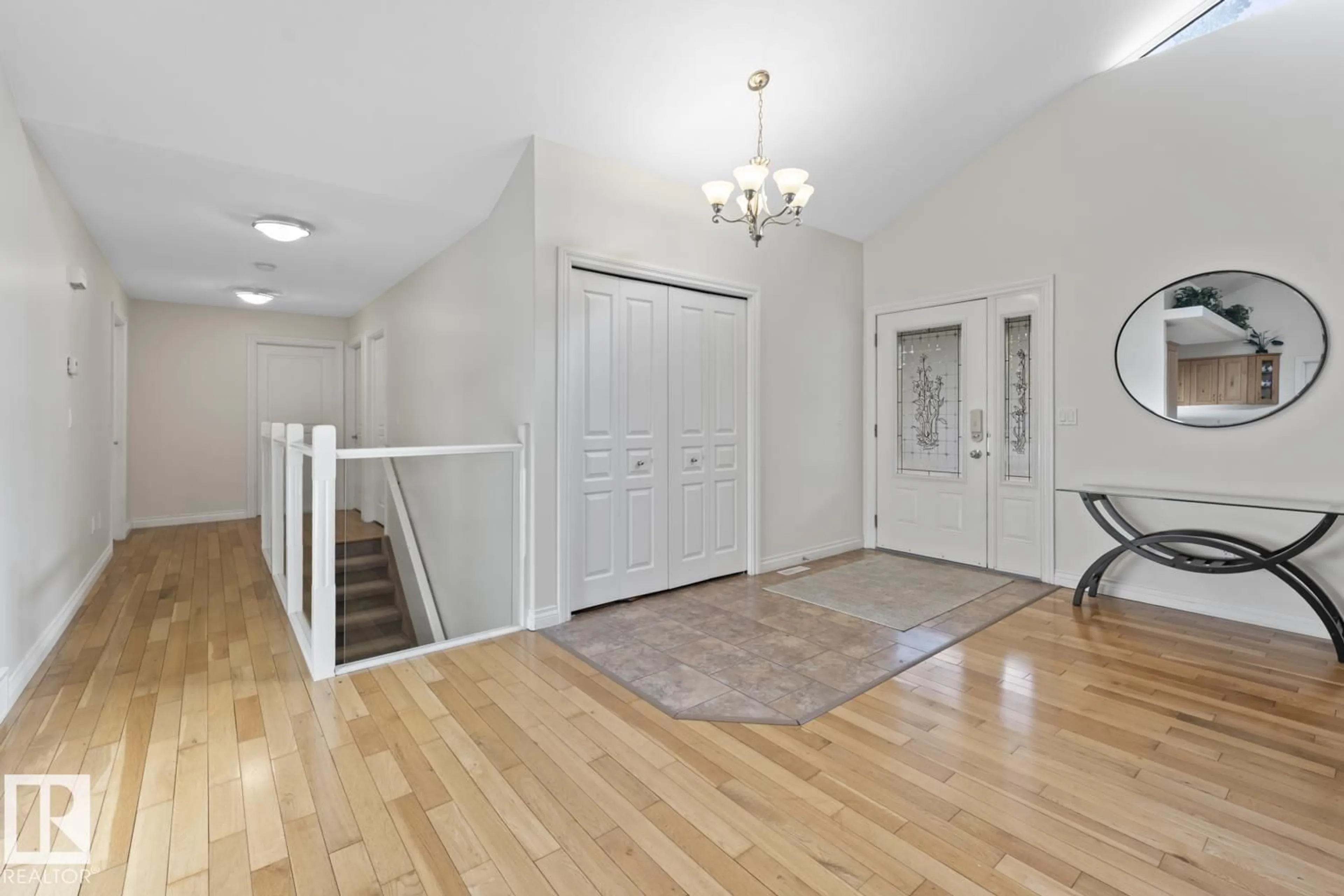 Indoor foyer for 61307 - 20 RGE RD 470, Rural Bonnyville M.D. Alberta T9N2J6
