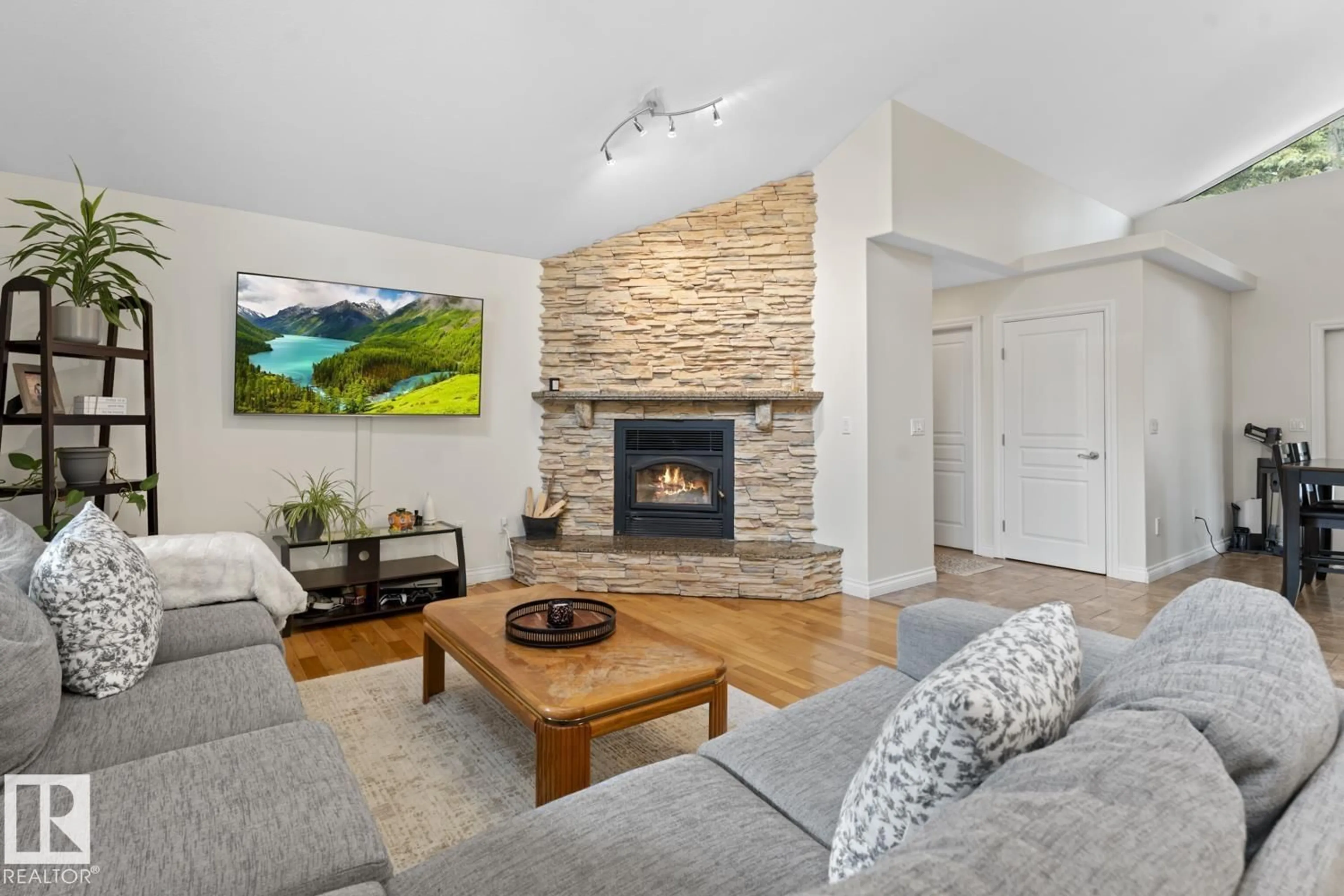 Living room with furniture, unknown for 61307 - 20 RGE RD 470, Rural Bonnyville M.D. Alberta T9N2J6