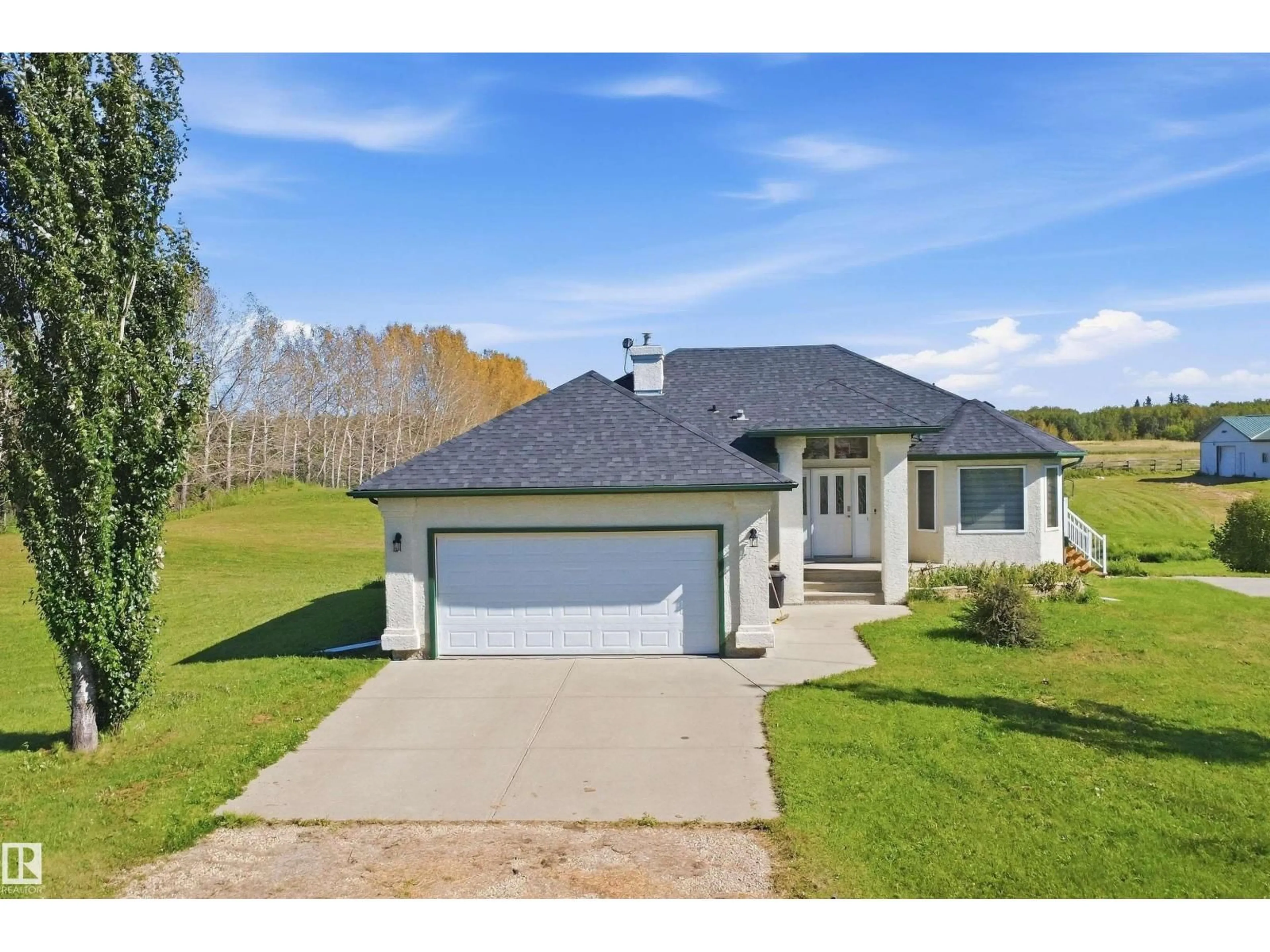 A pic from outside/outdoor area/front of a property/back of a property/a pic from drone, unknown for 4615 17 ST, Edmonton Alberta T6X2P9