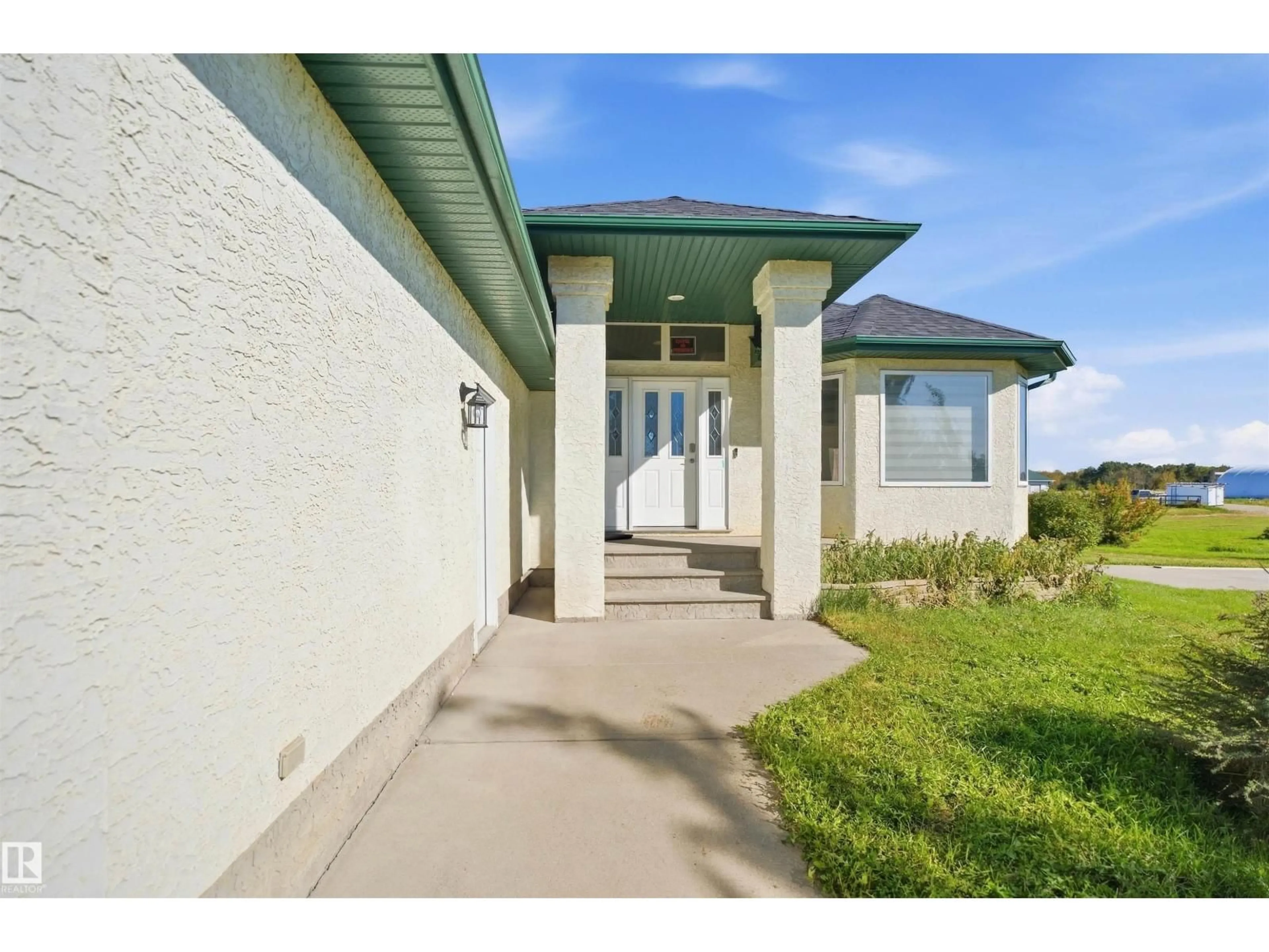 Unknown for 4615 17 ST, Edmonton Alberta T6X2P9