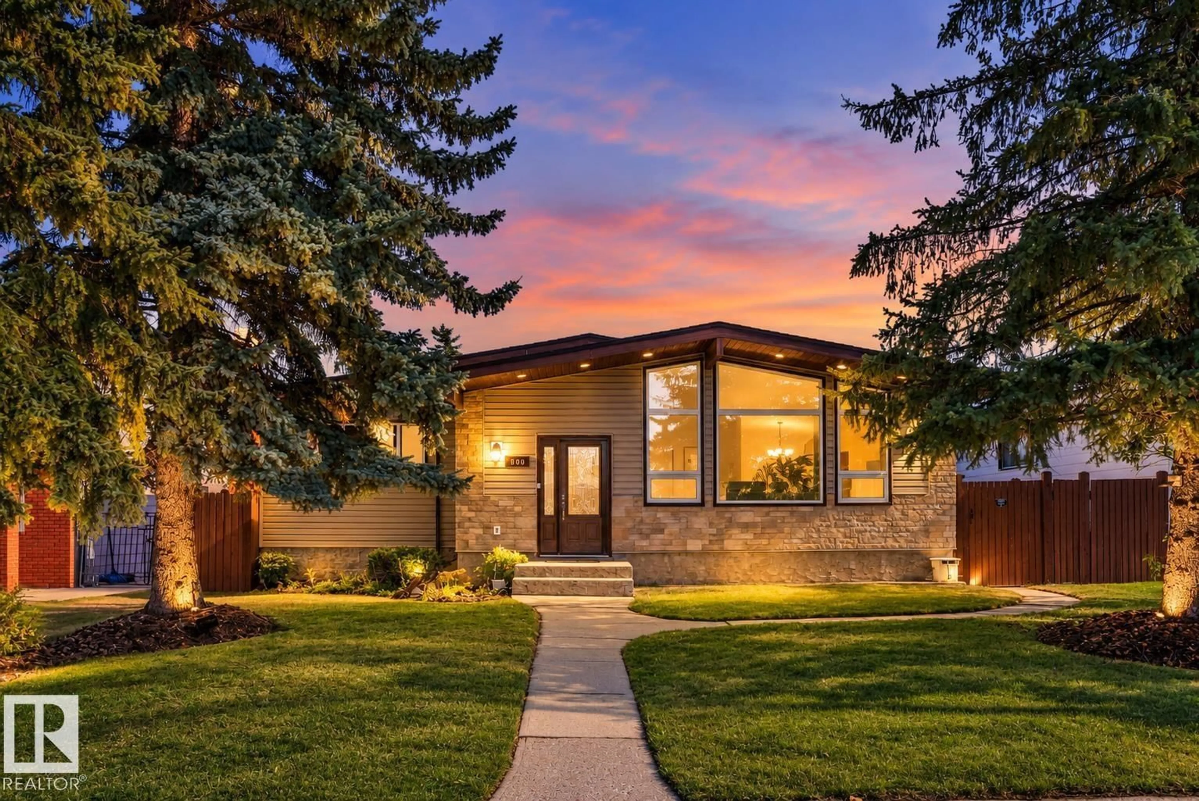 Home with brick exterior material, unknown for 800 LEE RIDGE RD, Edmonton Alberta T6K0P8