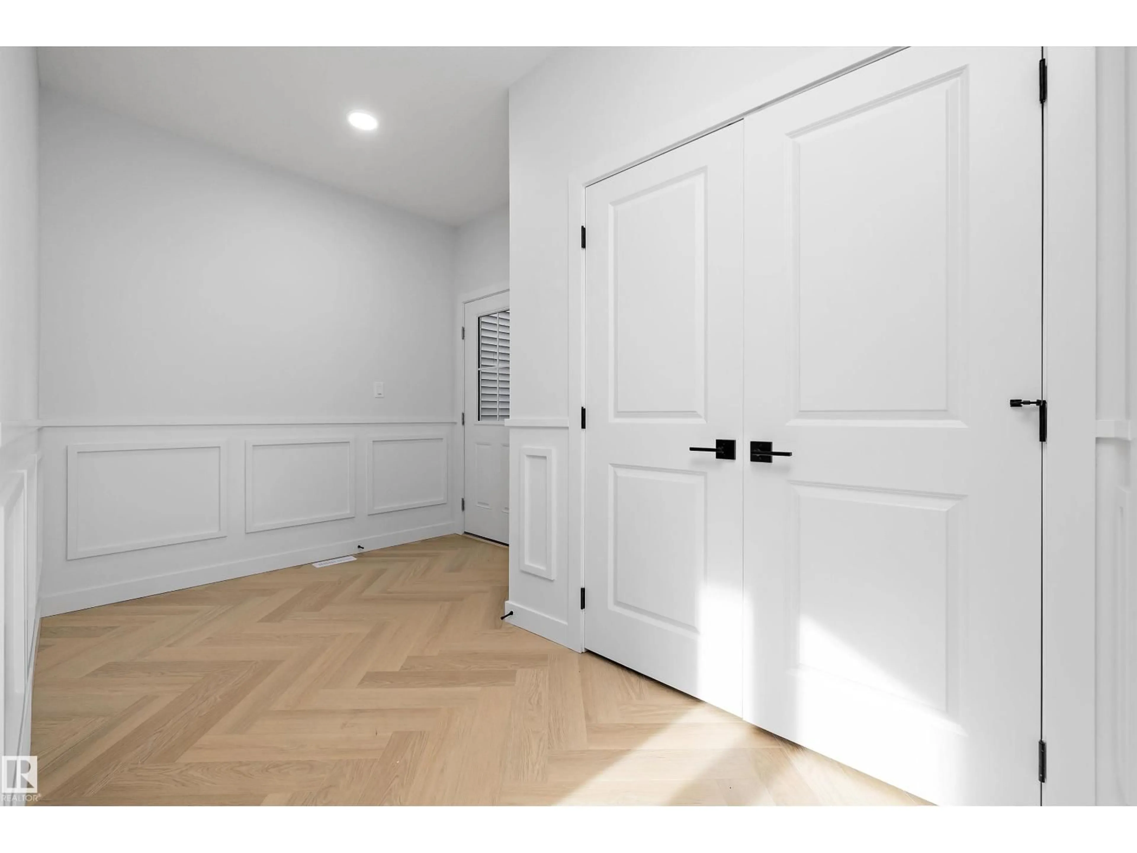 Indoor entryway for NW - 1745 CROSSBILL LO, Edmonton Alberta T5S0Y6
