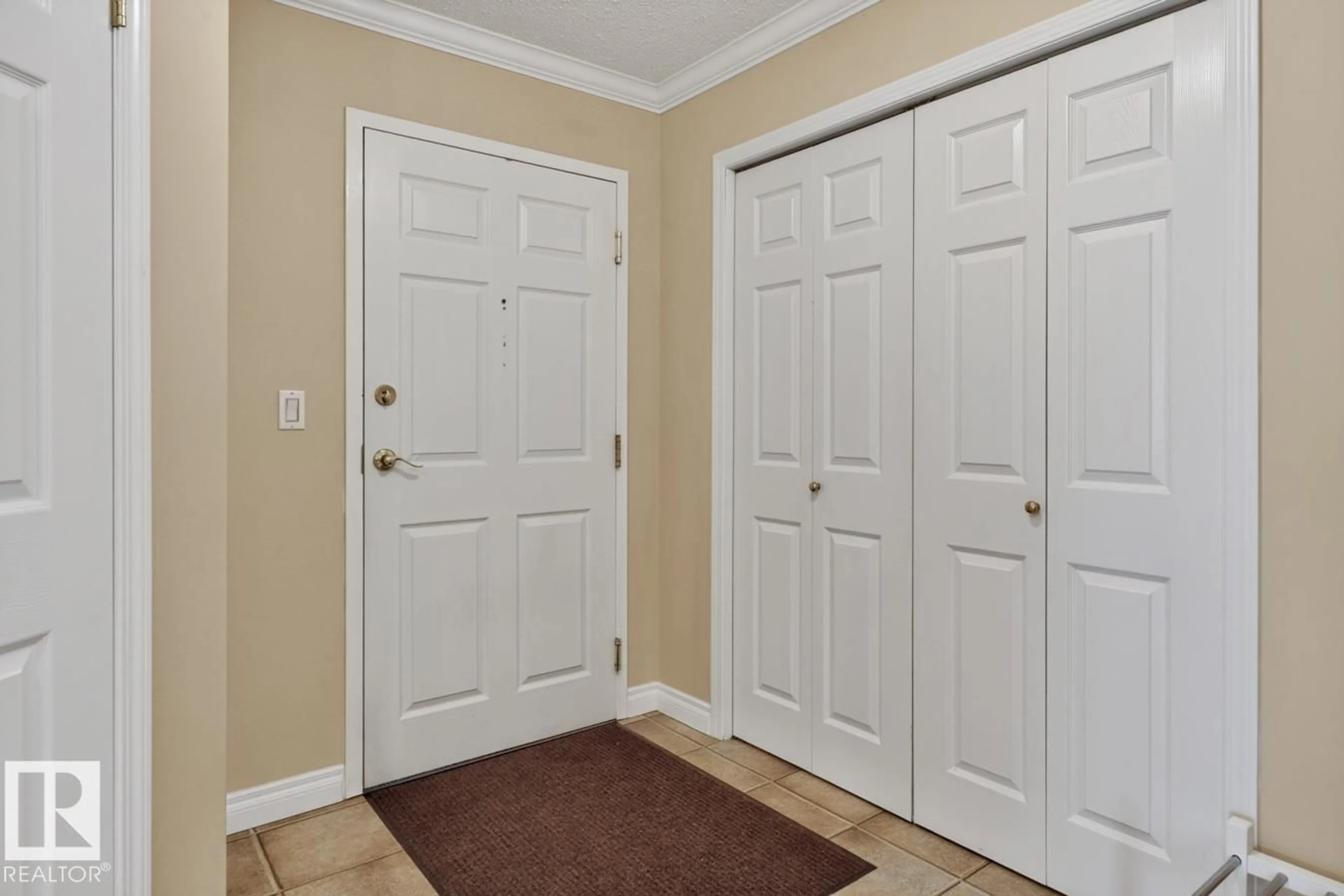 Indoor entryway for 207 - 5116 49 AV, Leduc Alberta T9E8K1