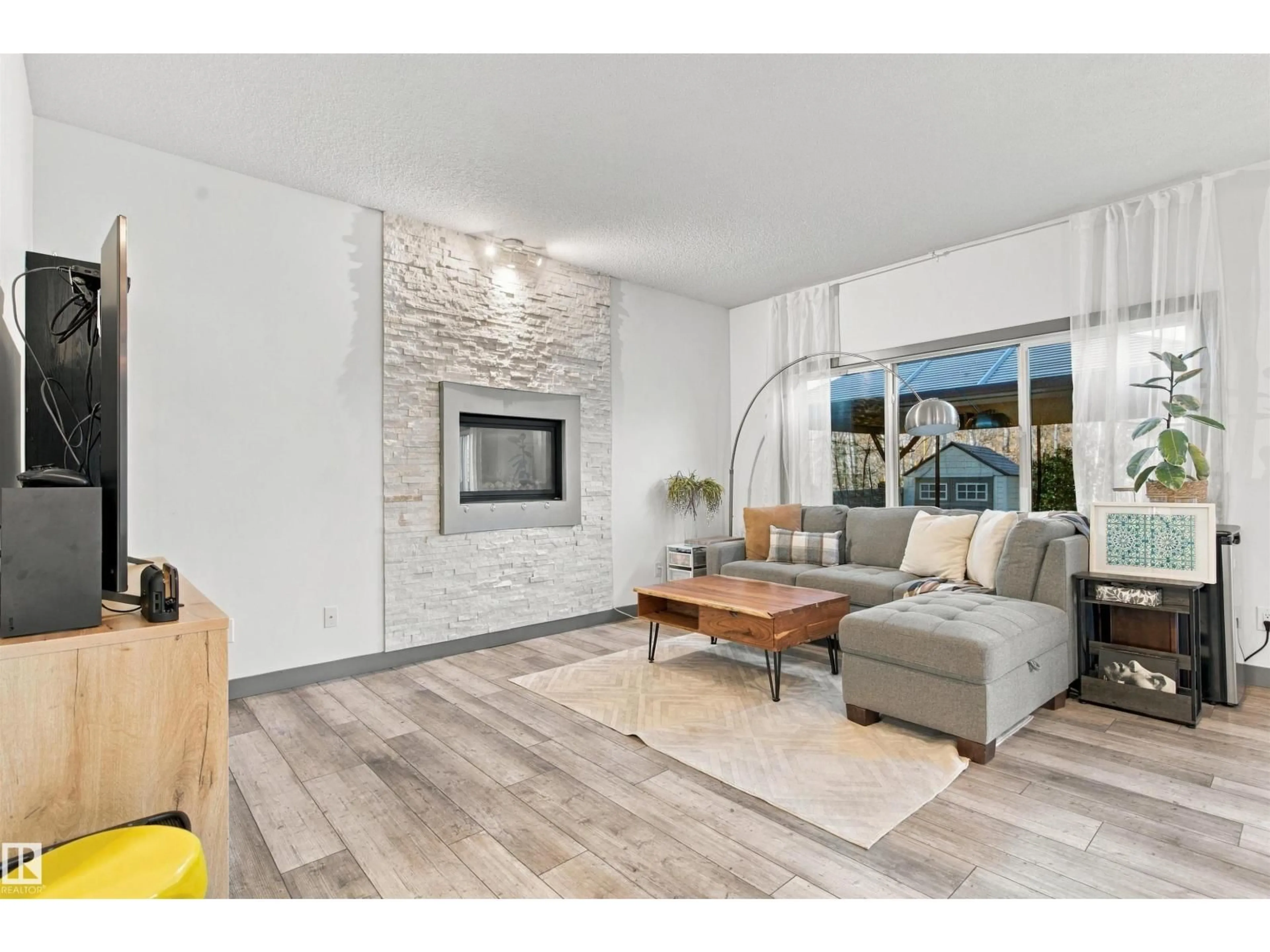 Living room with furniture, unknown for 20746 96A AV, Edmonton Alberta T5T4N2