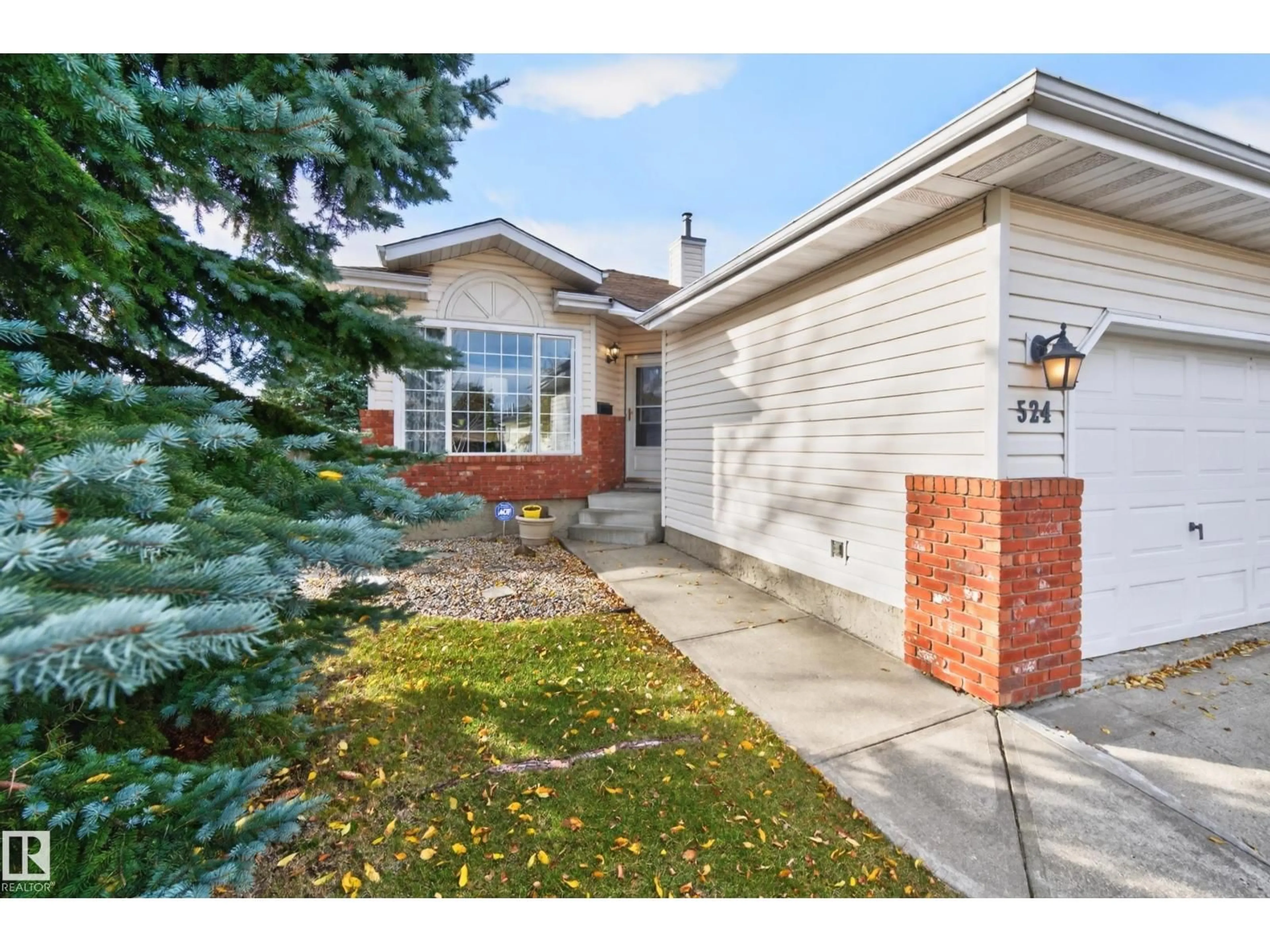 Home with vinyl exterior material, street for 524 RAINBOW CR, Sherwood Park Alberta T8A5M8