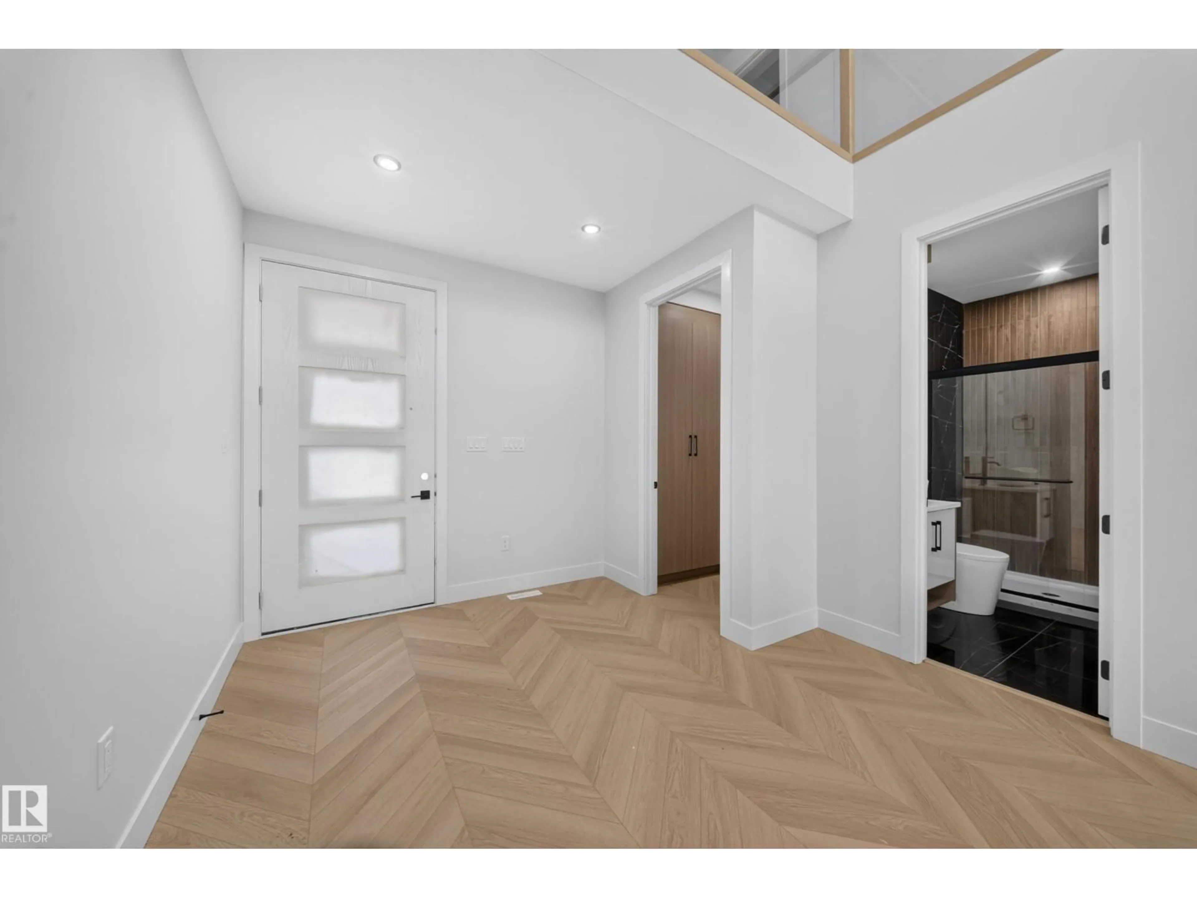 Indoor entryway for SW - 8418 MAYDAY LI, Edmonton Alberta T6X3G1