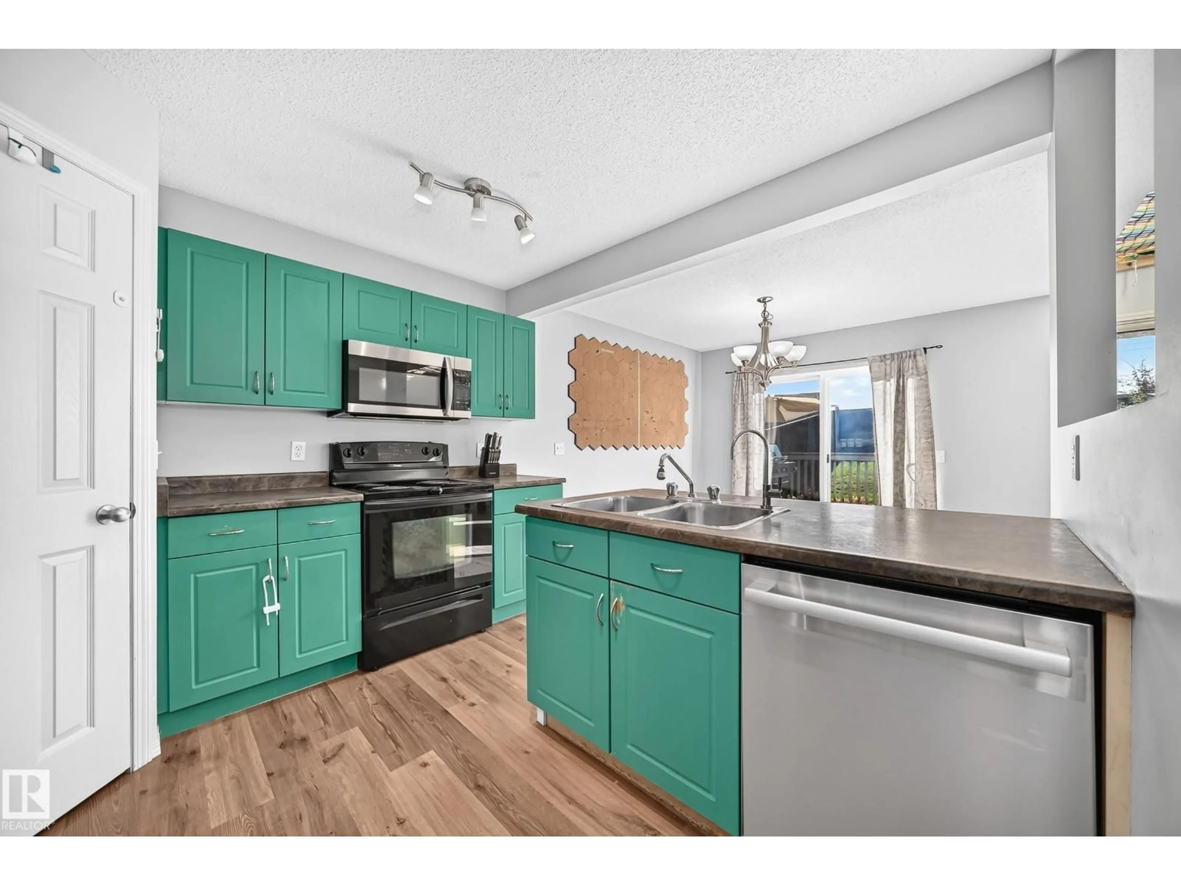 Open concept kitchen, unknown for 188 BROOKVIEW WY, Stony Plain Alberta T7Z2X7