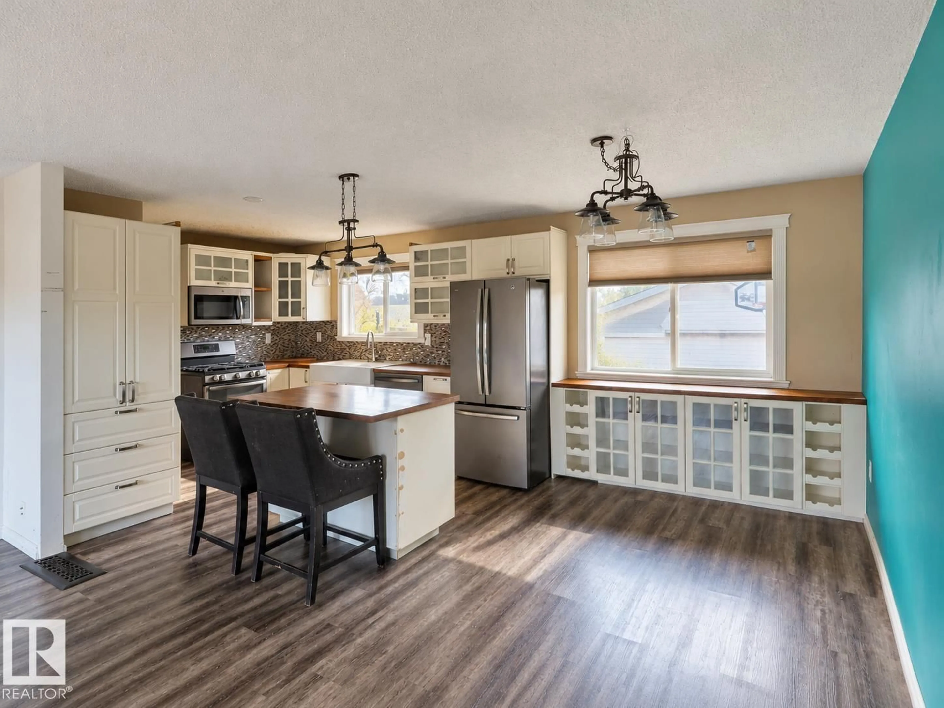 Open concept kitchen, wood/laminate floor for 5919 53 AVE, Vermilion Alberta T9X1M1