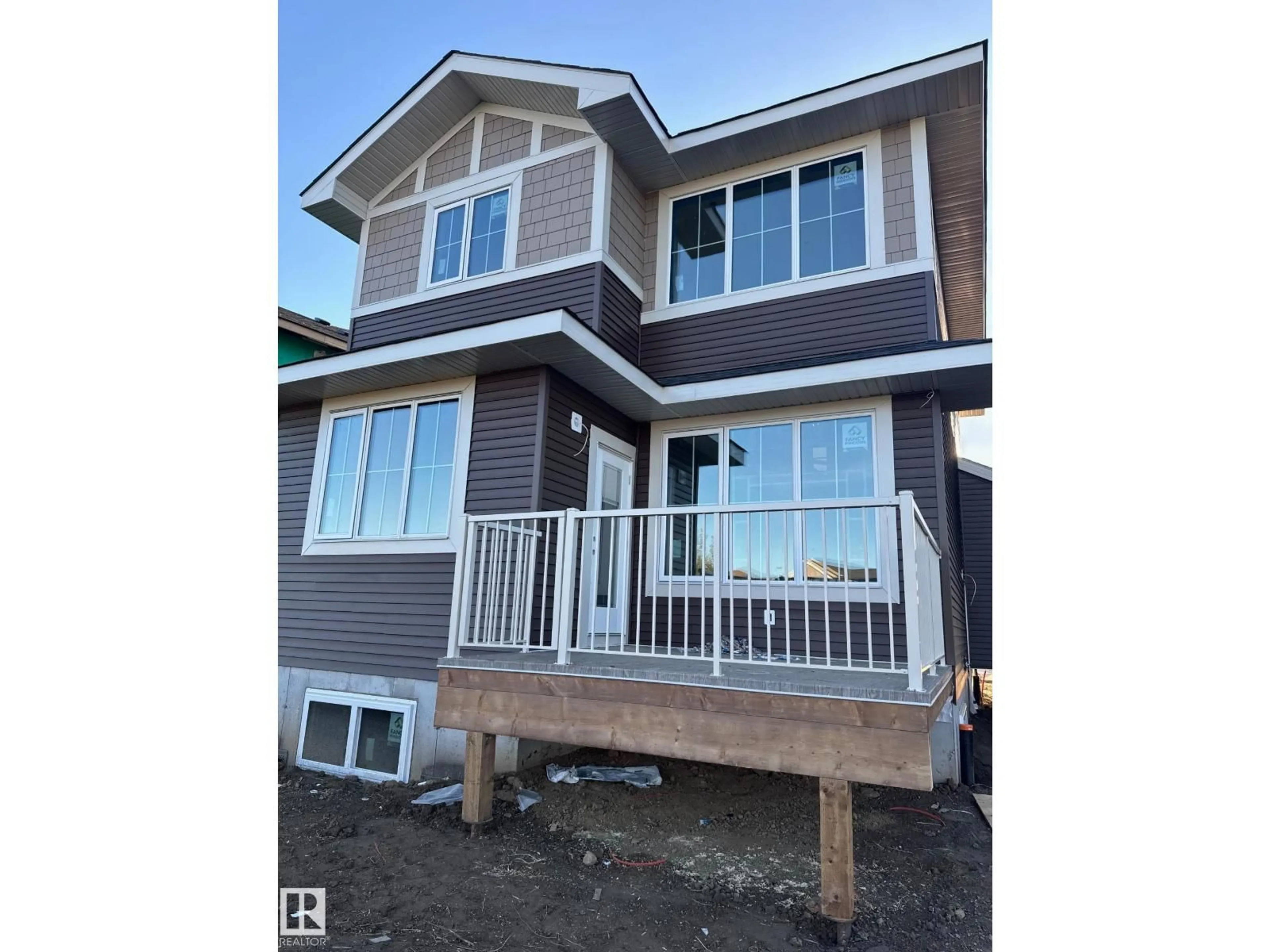Home with vinyl exterior material, unknown for NW - 8417 223A ST, Edmonton Alberta T5T8A2