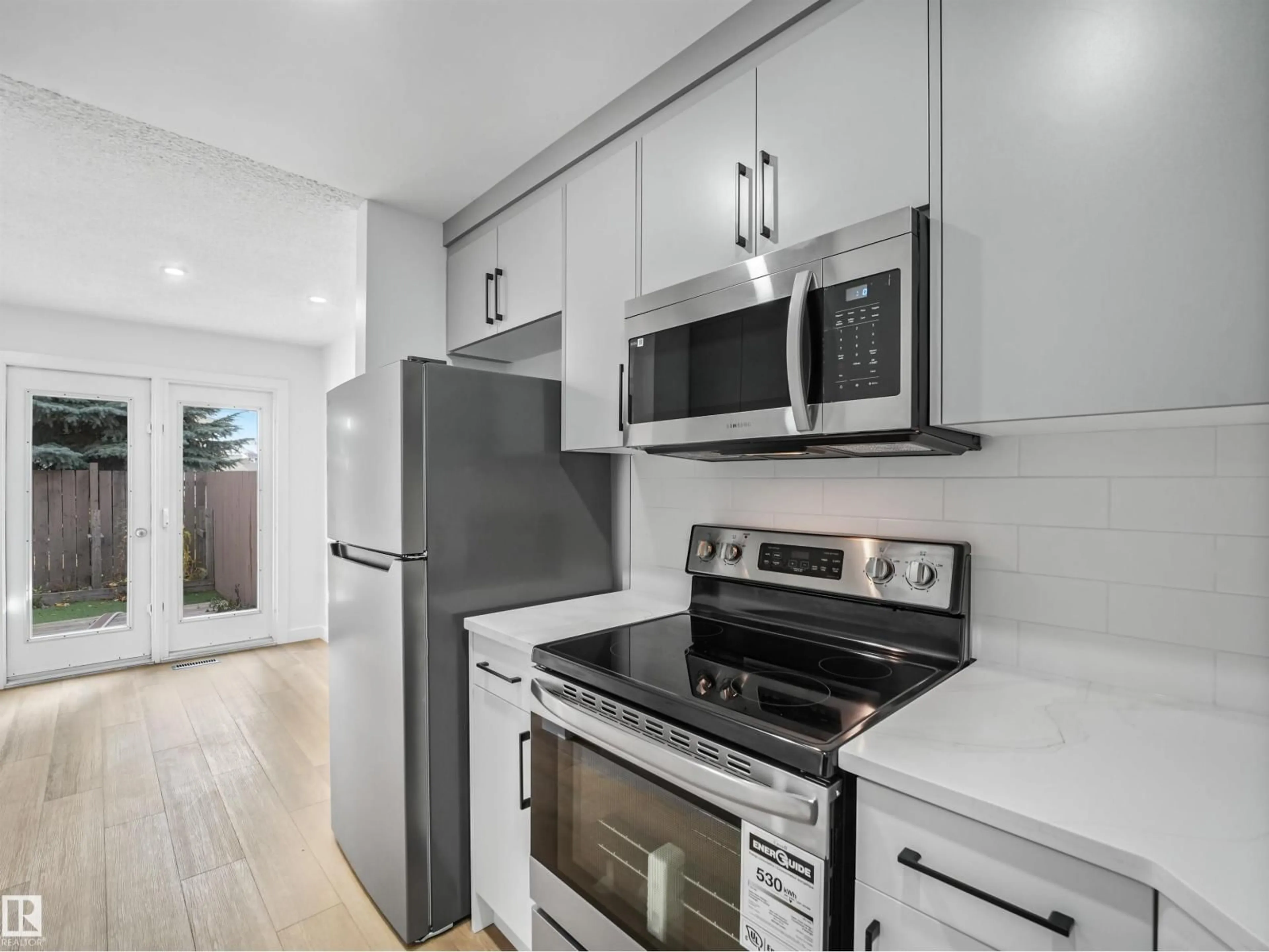 Standard kitchen, unknown for NW - 2345 139 AV, Edmonton Alberta T5Y1S1
