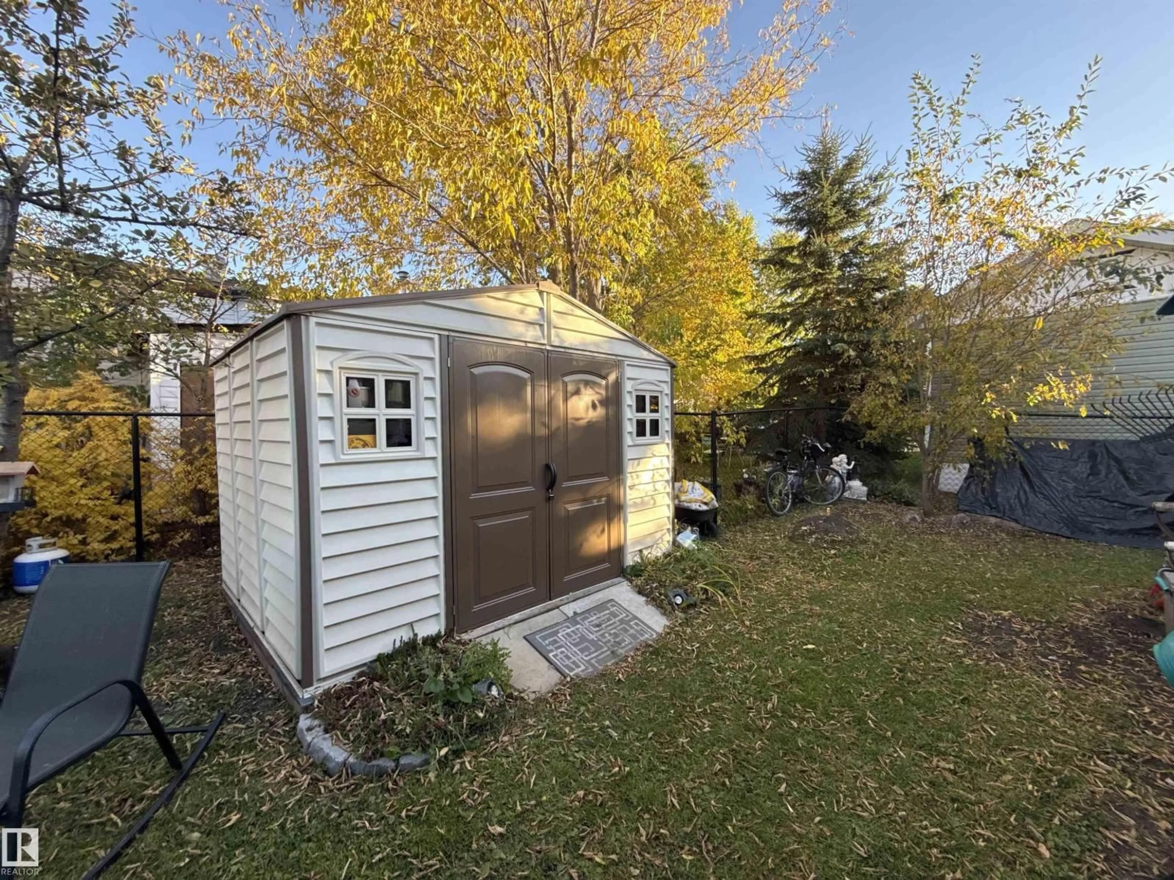 Shed for 186 305 CALAHOO RD, Spruce Grove Alberta T7X3K9