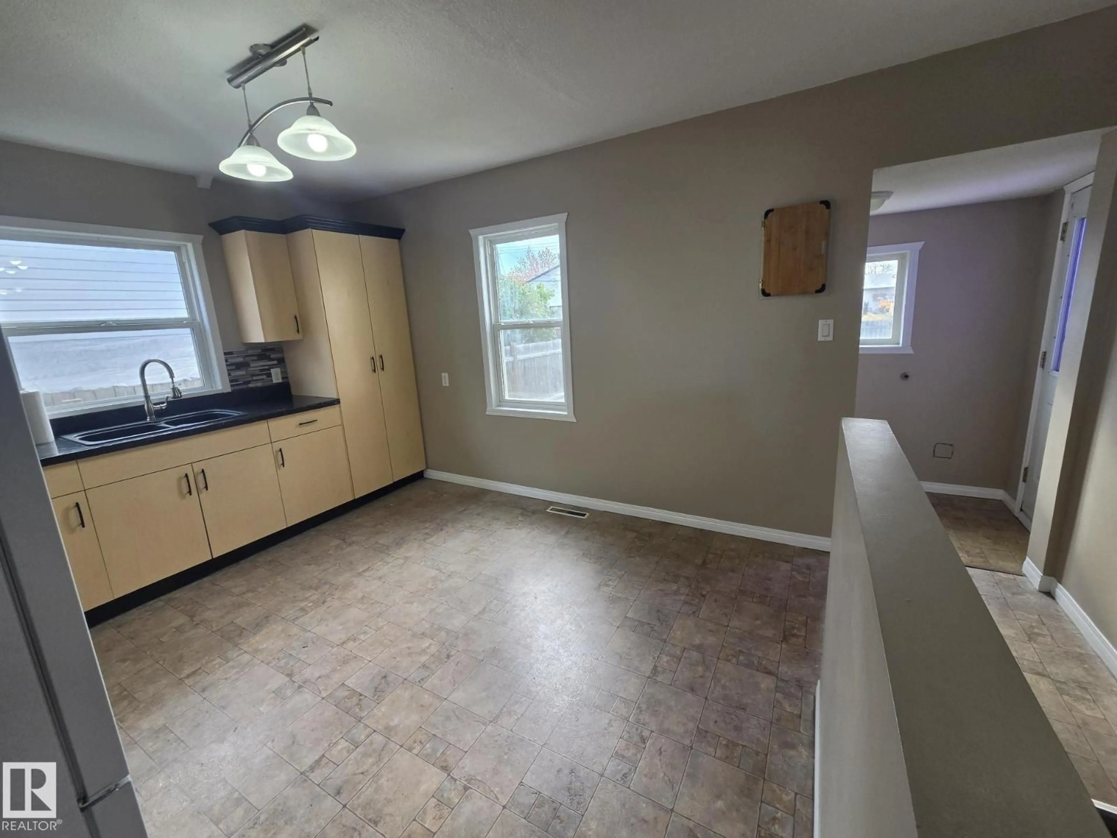 A pic of a room for 5422 51 AV, Bonnyville Town Alberta T9N1Z8