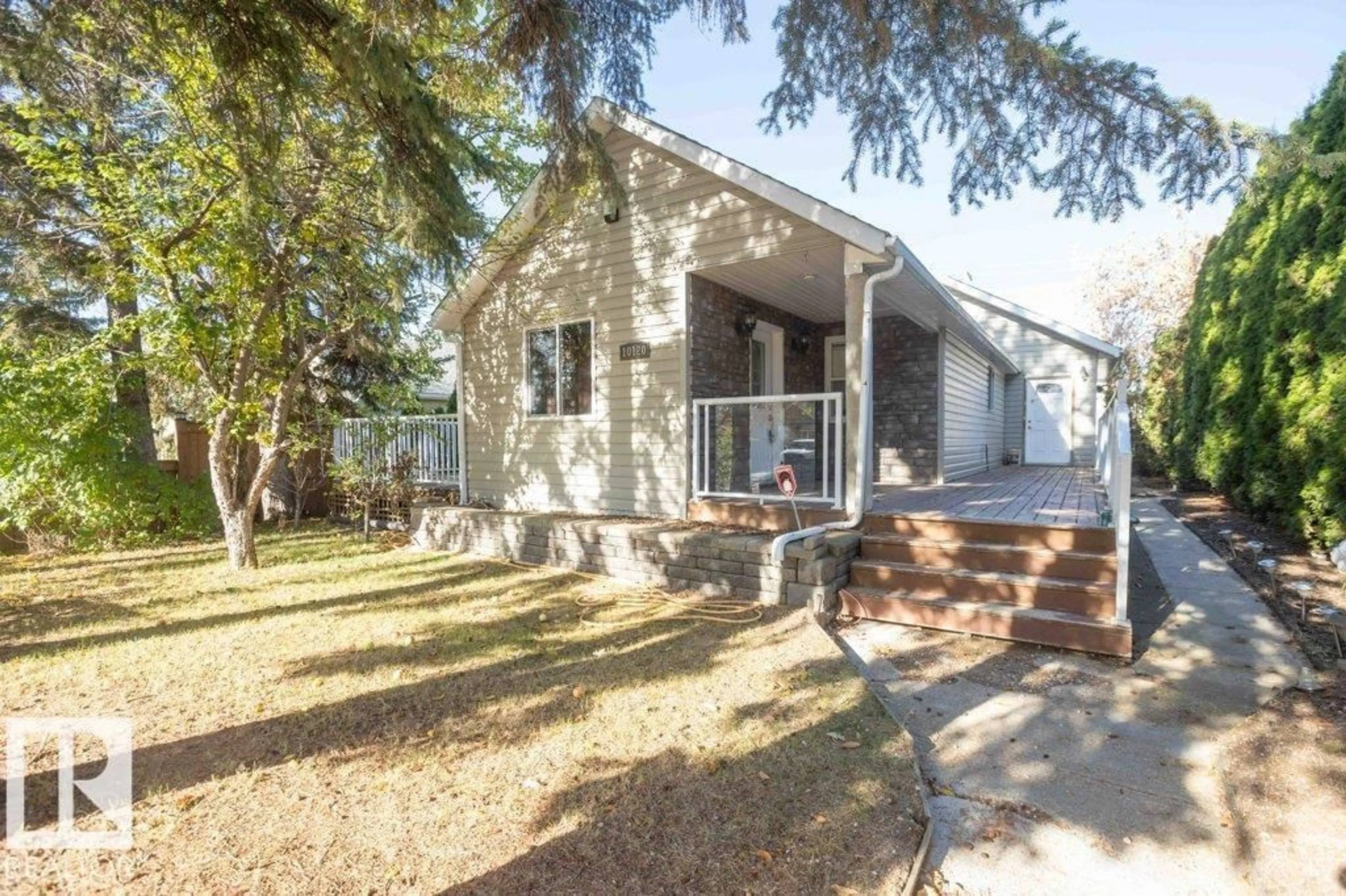 Home with vinyl exterior material, street for 10120 104 ST, Westlock Alberta T7P1V5
