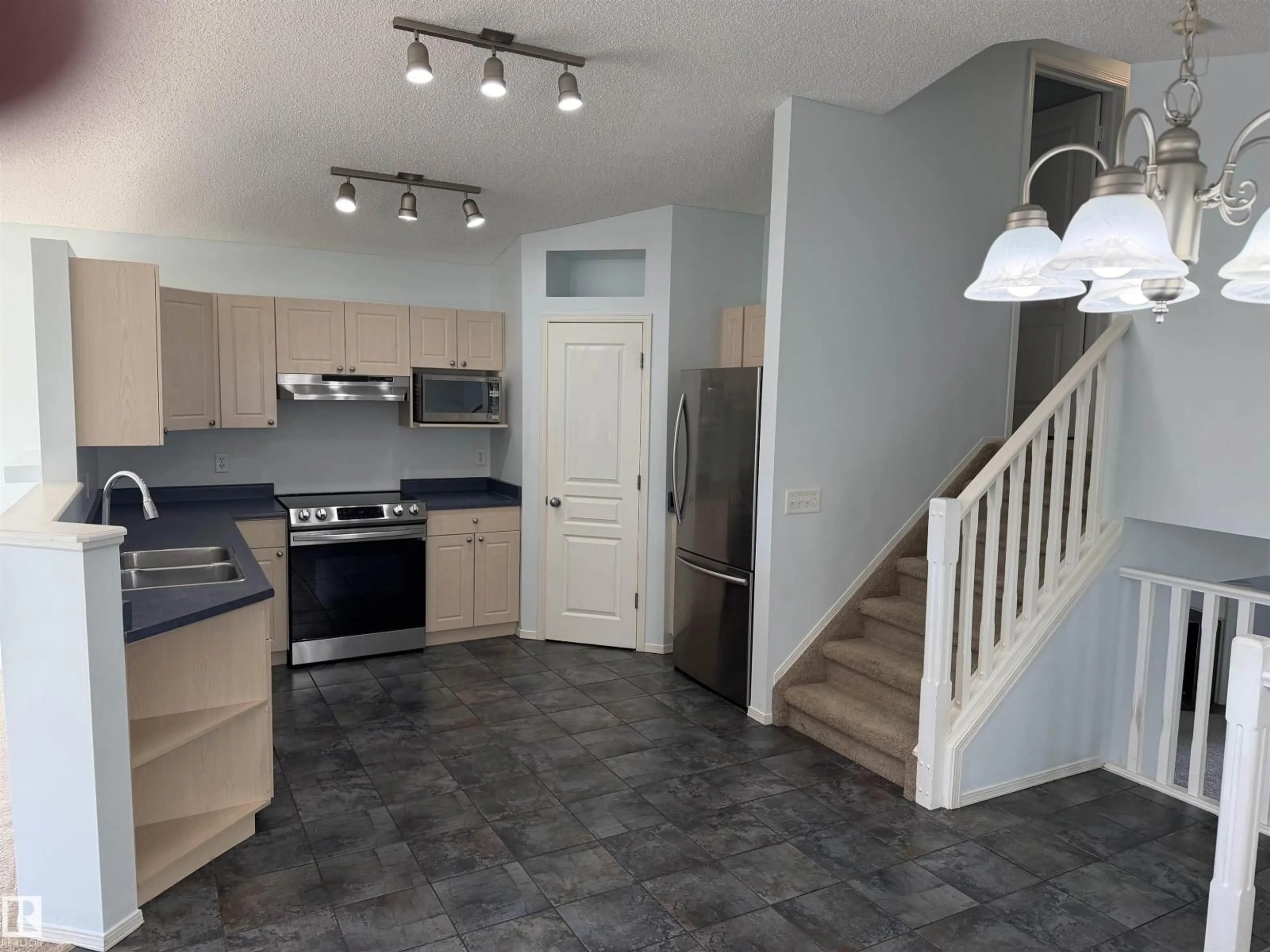 Open concept kitchen, unknown for 1316 GRANT WY, Edmonton Alberta T5T6M8