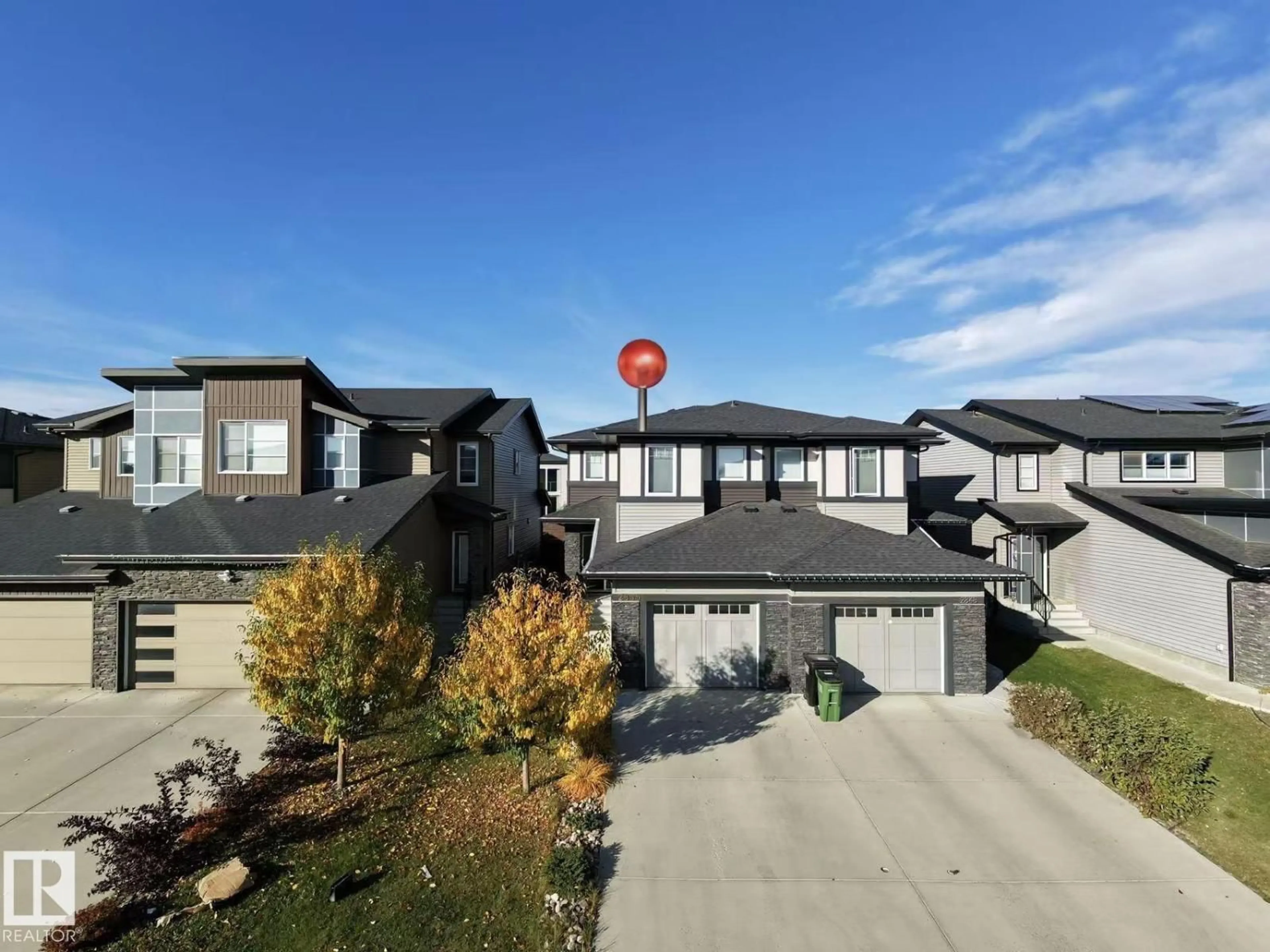 A pic from outside/outdoor area/front of a property/back of a property/a pic from drone, street for 2850 KOSHAL CRESCENT, Edmonton Alberta T6W3J8