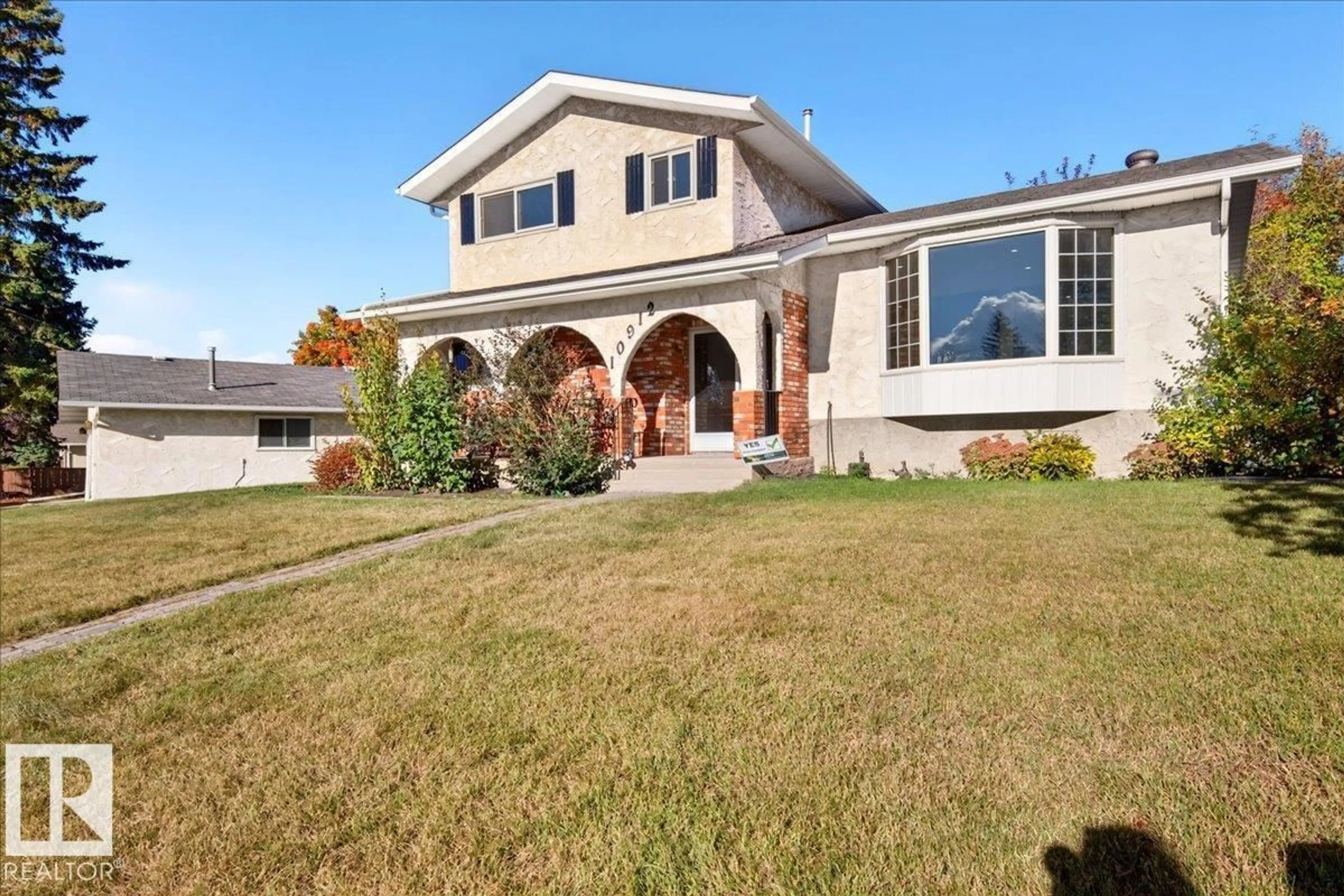 Unknown for 10912 34A AV, Edmonton Alberta T6J2V1