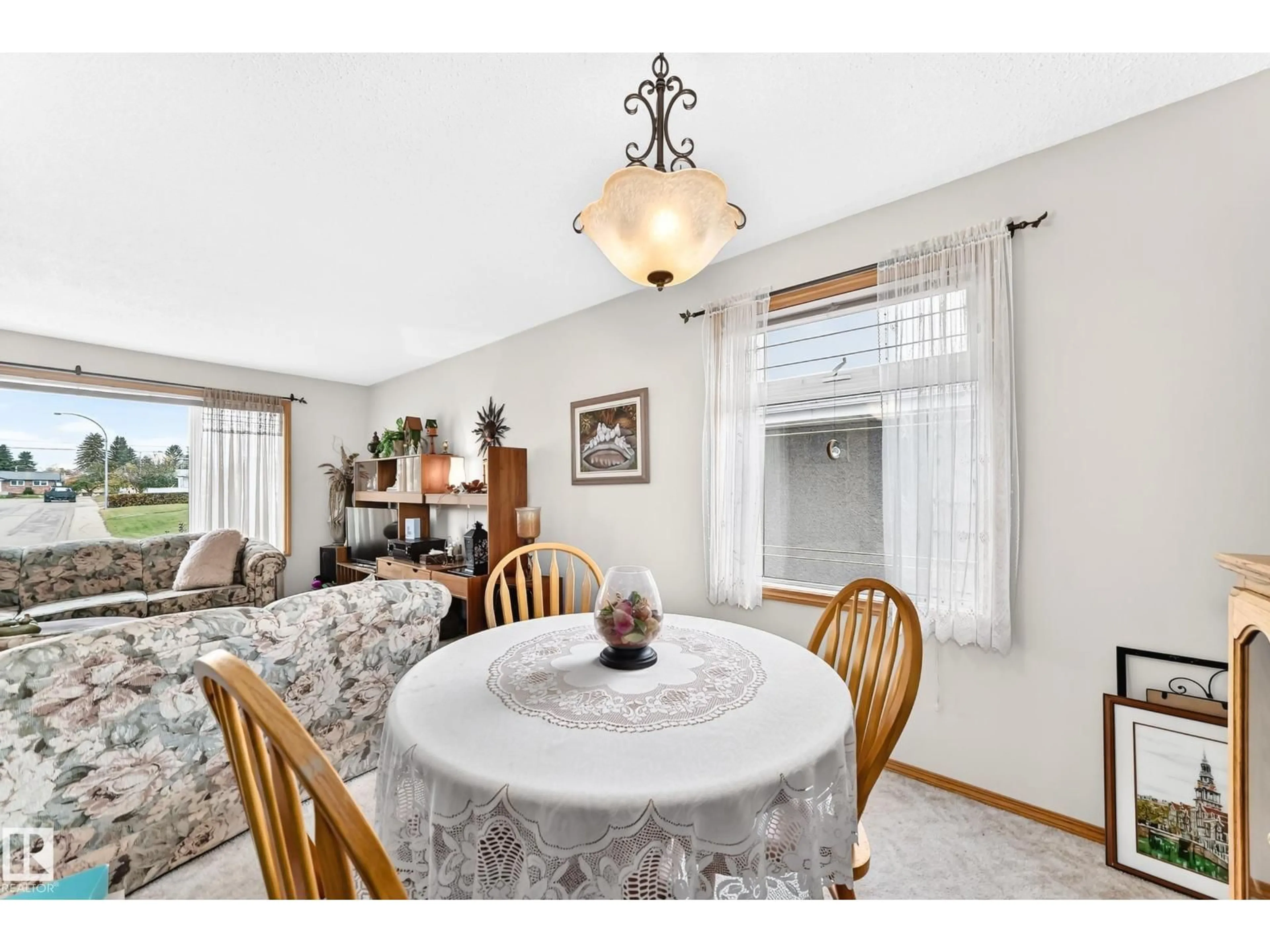 Dining room, unknown for 13515 86 ST NW, Edmonton Alberta T5E3B6