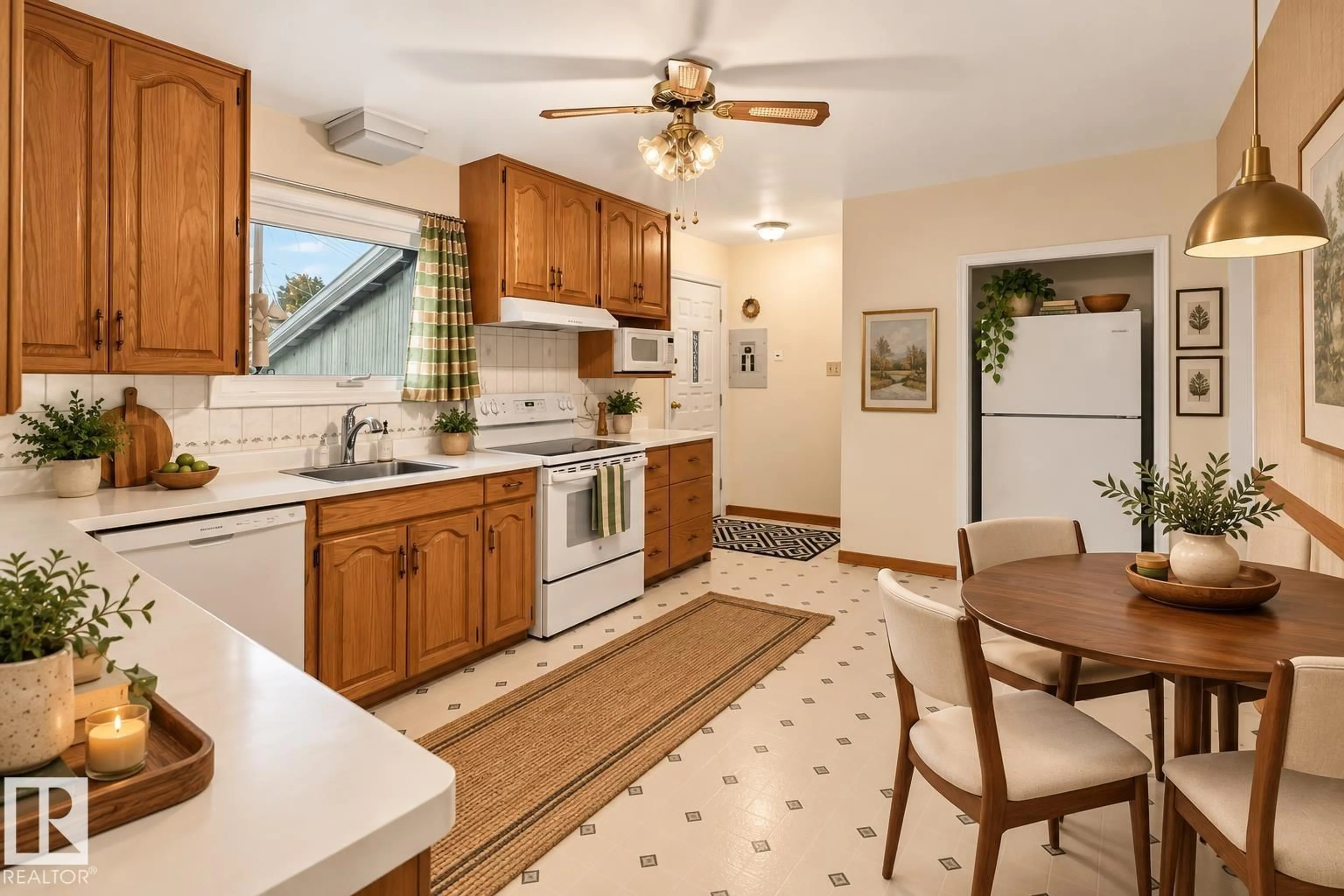 Standard kitchen, ceramic/tile floor for NW - 14423 96 AV, Edmonton Alberta T5N0C6