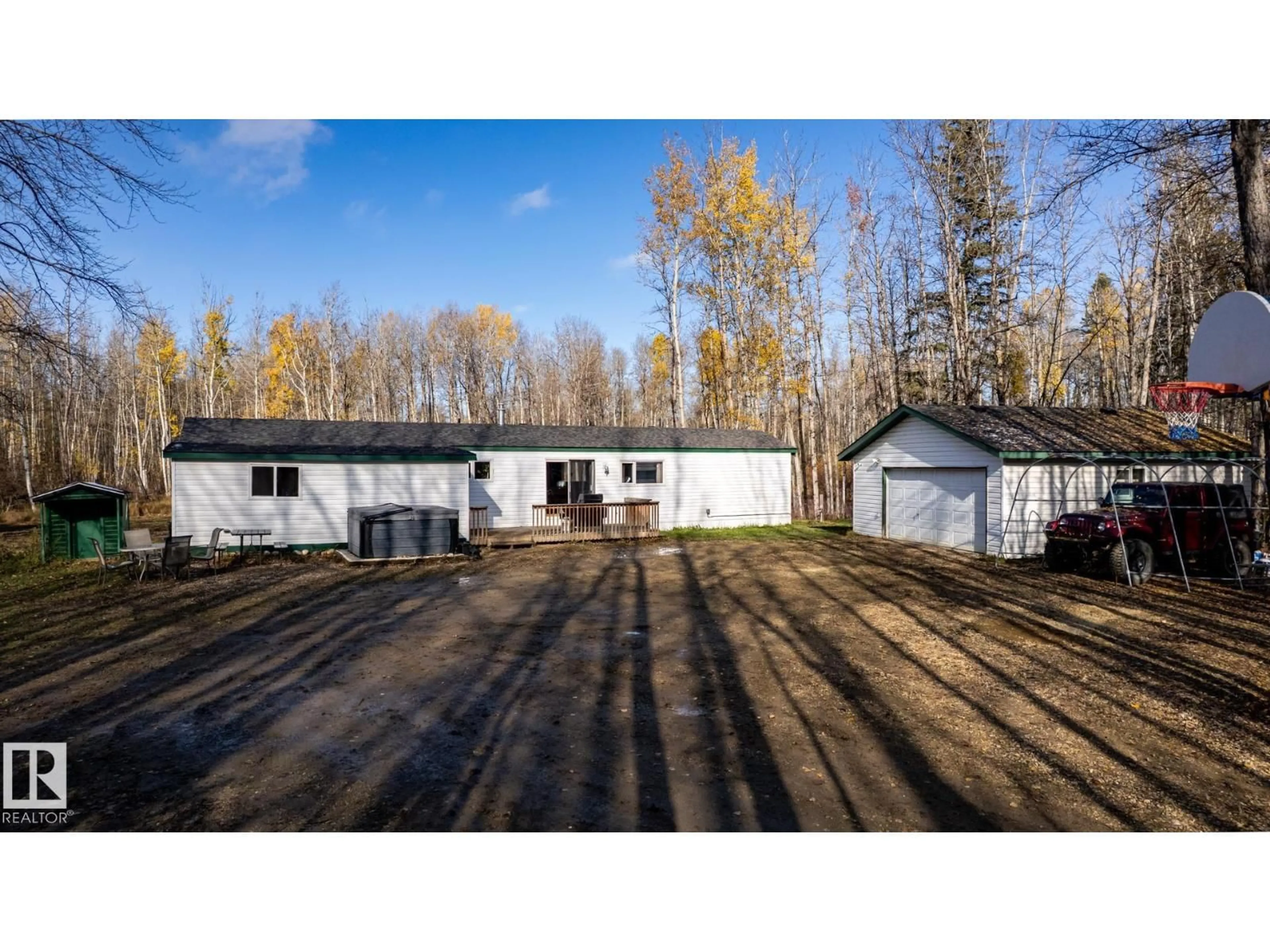 A pic from outside/outdoor area/front of a property/back of a property/a pic from drone, building for 53319 - 328 RGE ROAD 31, Rural Parkland County Alberta T7Y0E3