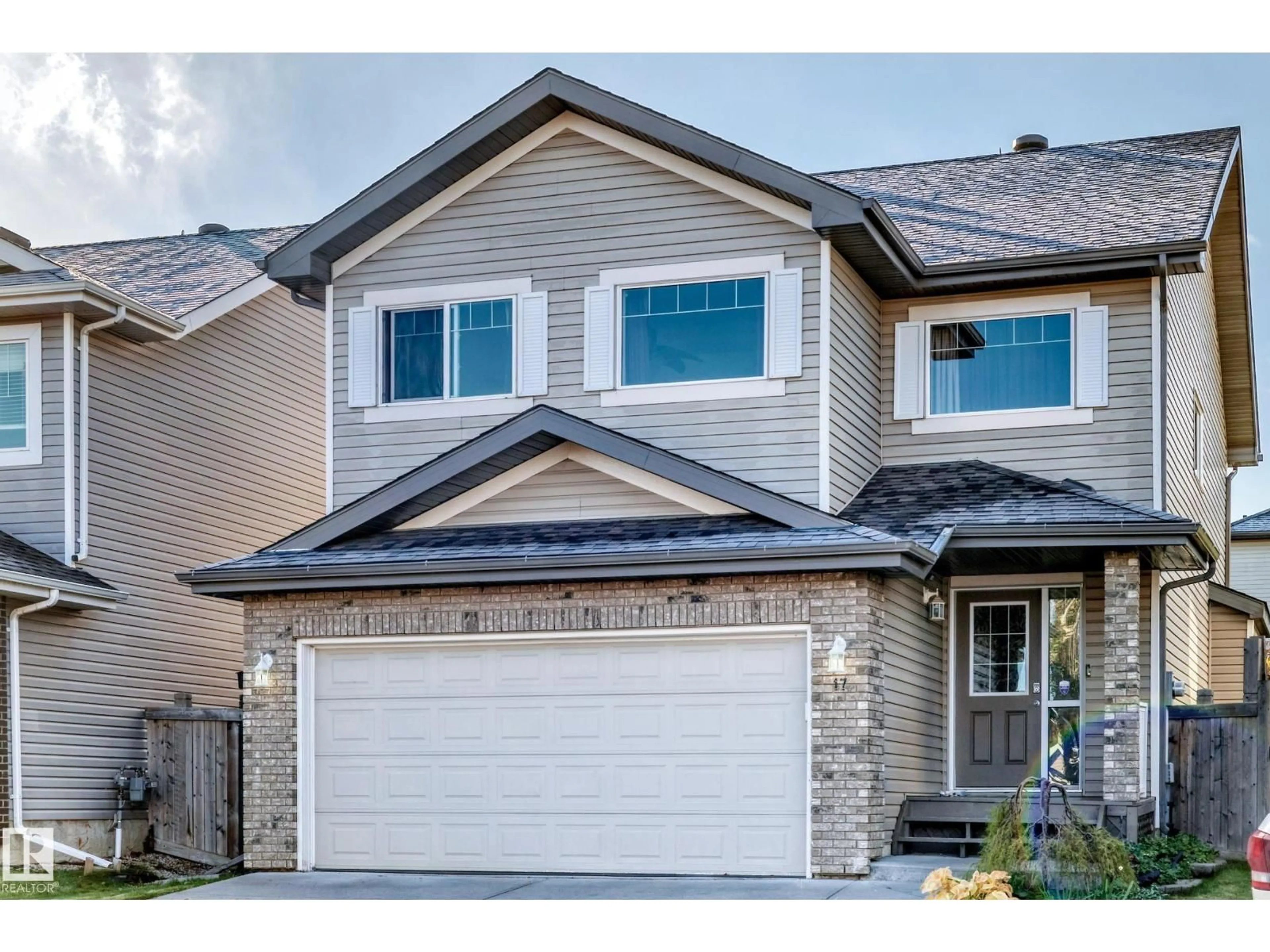 Home with vinyl exterior material, street for 17 VIRGINIA LO, Spruce Grove Alberta T7X4P6