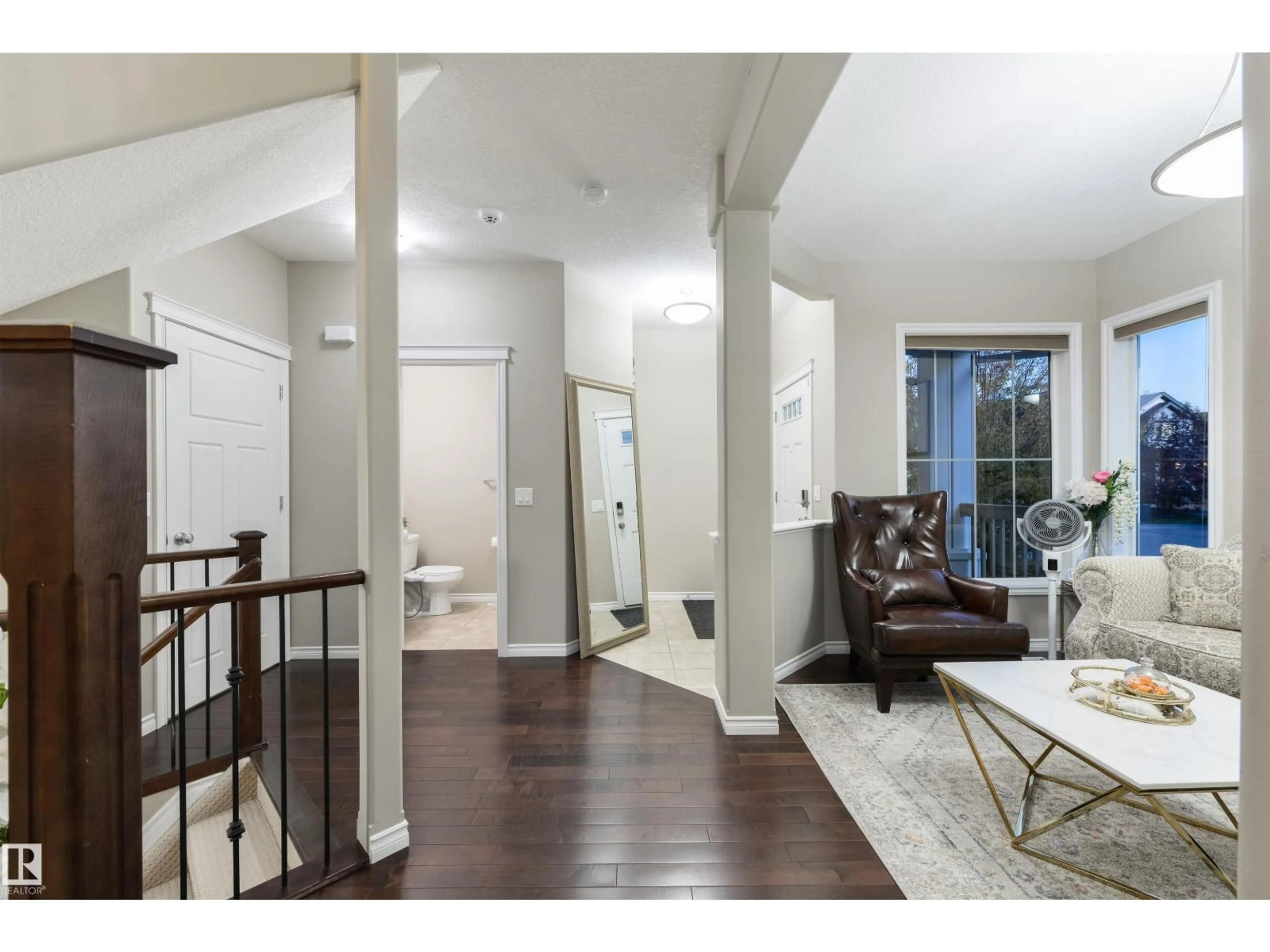 Indoor entryway for 5932 12 AV, Edmonton Alberta T6X0M7