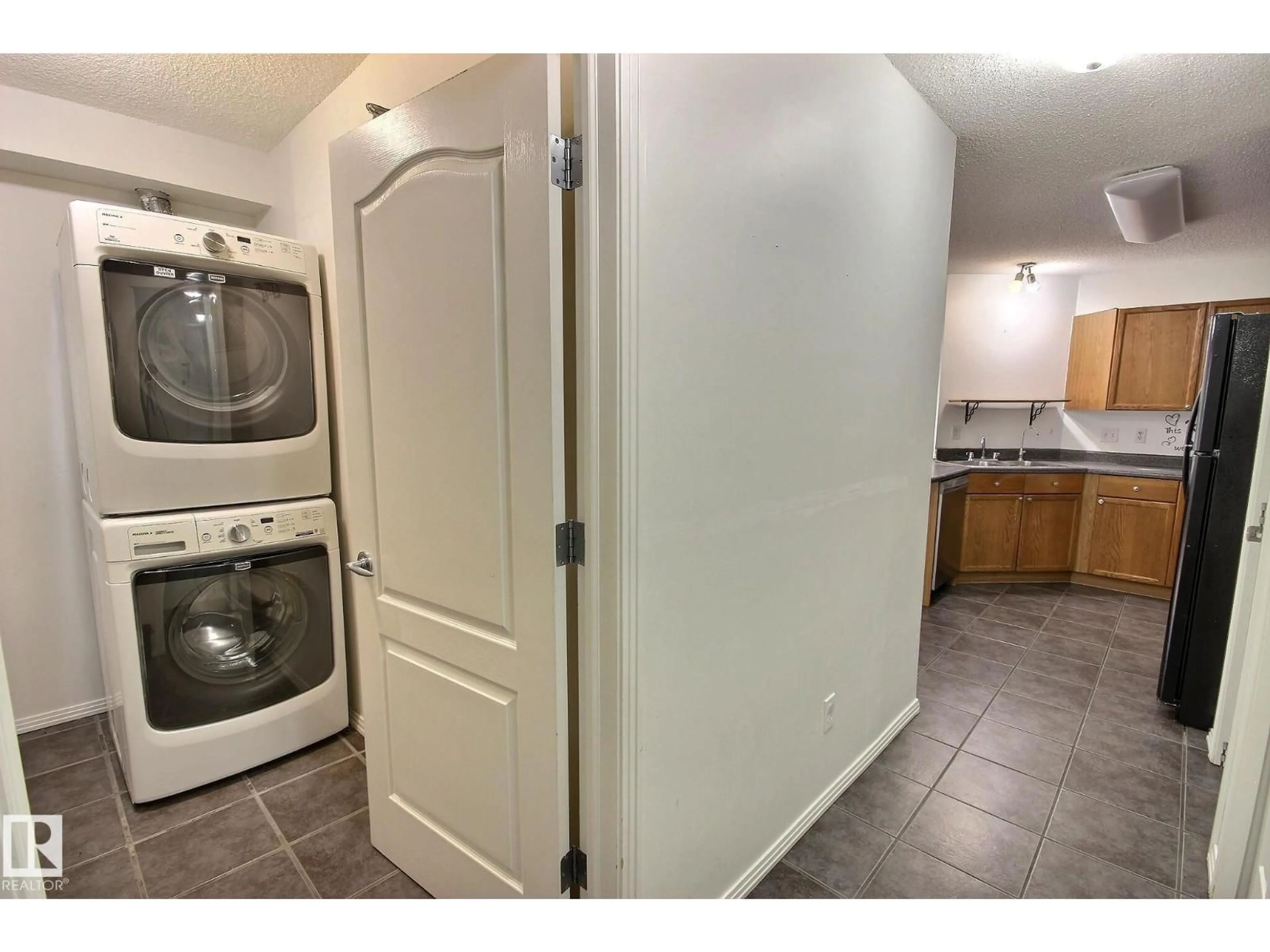 Unknown for 218 12838 65 ST NW, Edmonton Alberta T5A5H3