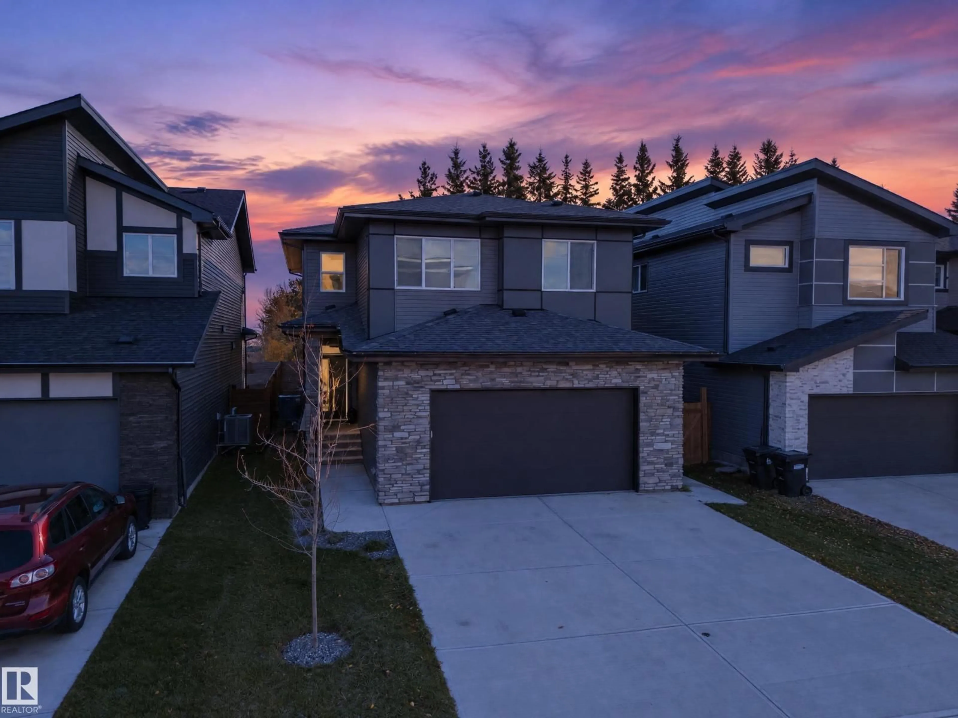 A pic from outside/outdoor area/front of a property/back of a property/a pic from drone, street for 54 KINGSBURY CI, Spruce Grove Alberta T7X0P8
