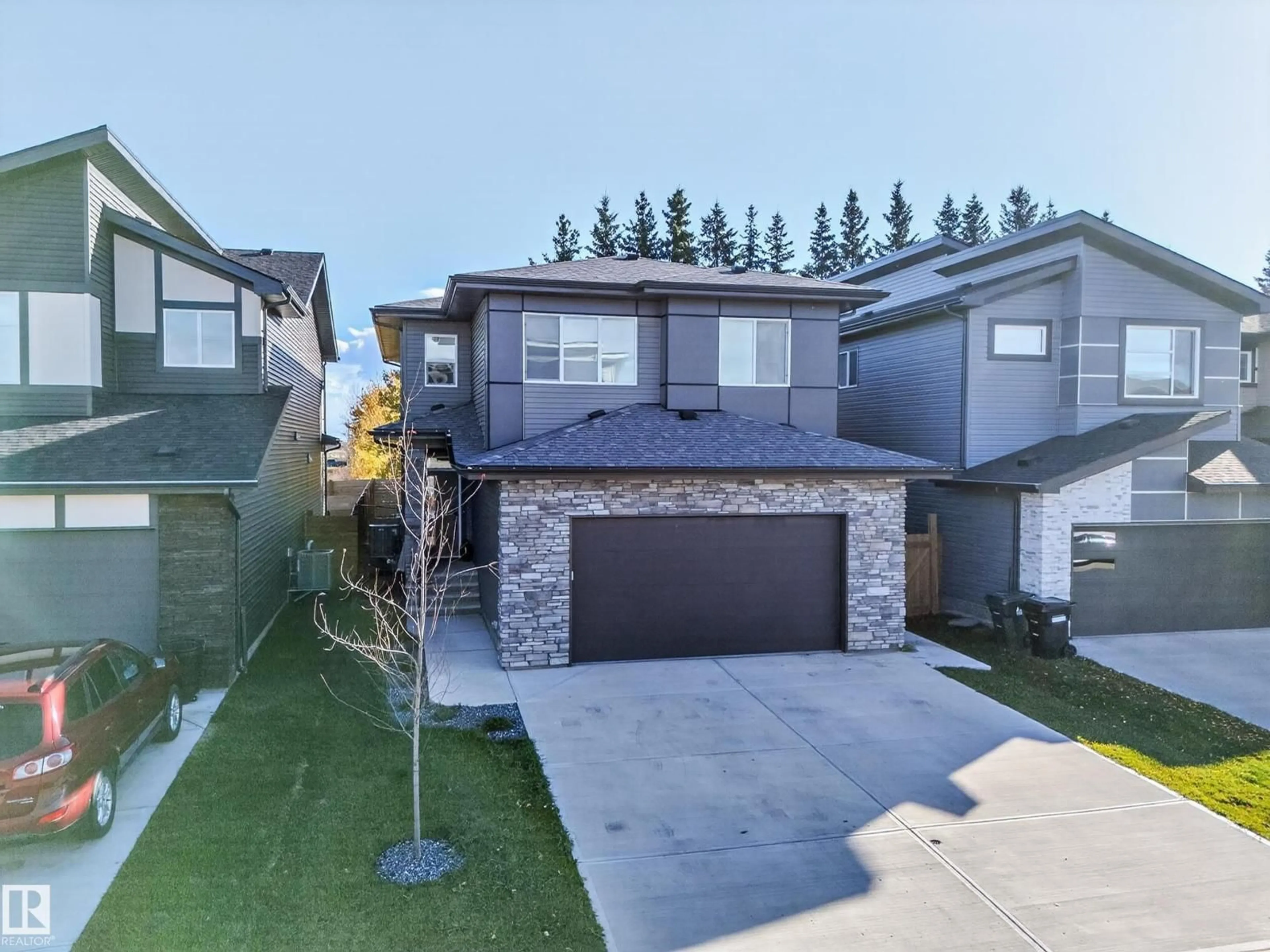 A pic from outside/outdoor area/front of a property/back of a property/a pic from drone, street for 54 KINGSBURY CI, Spruce Grove Alberta T7X0P8