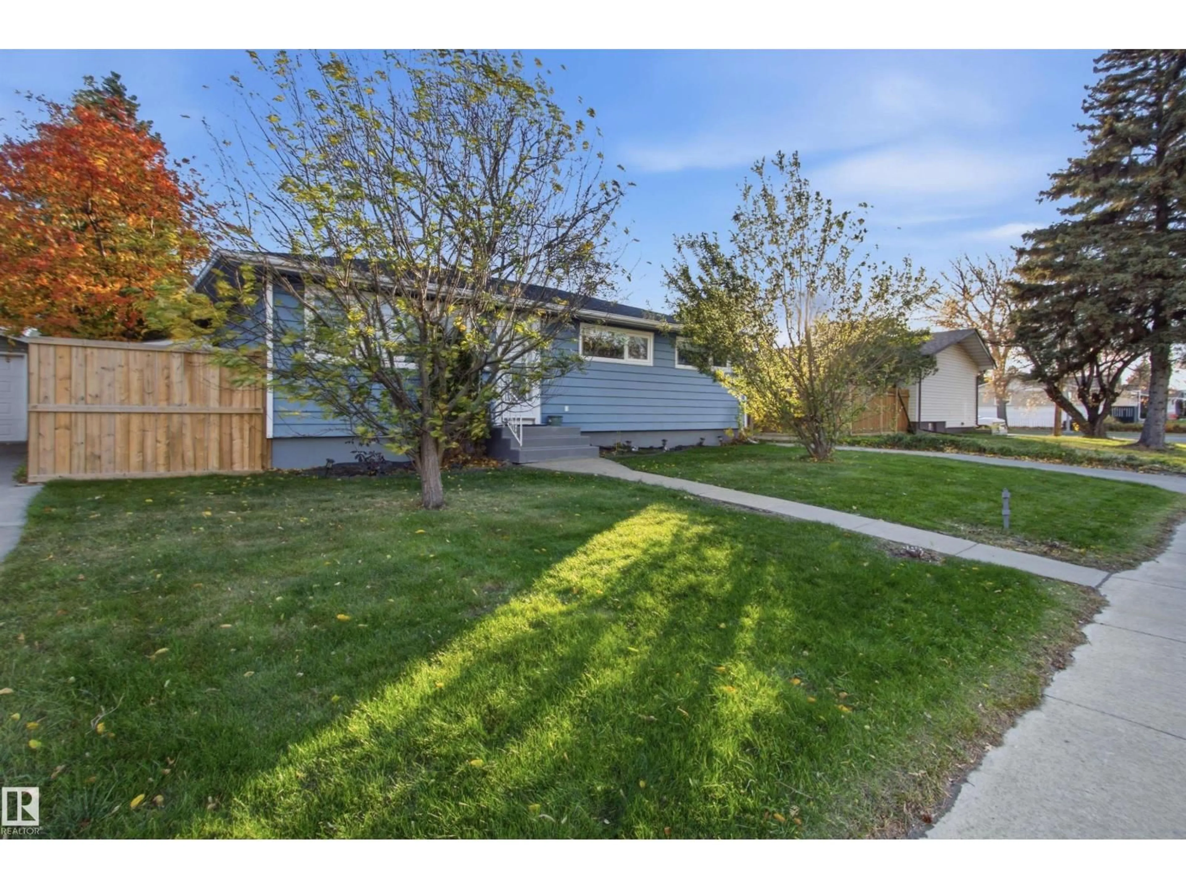 A pic from outside/outdoor area/front of a property/back of a property/a pic from drone, street for 15933 95 AV, Edmonton Alberta T5P0A3