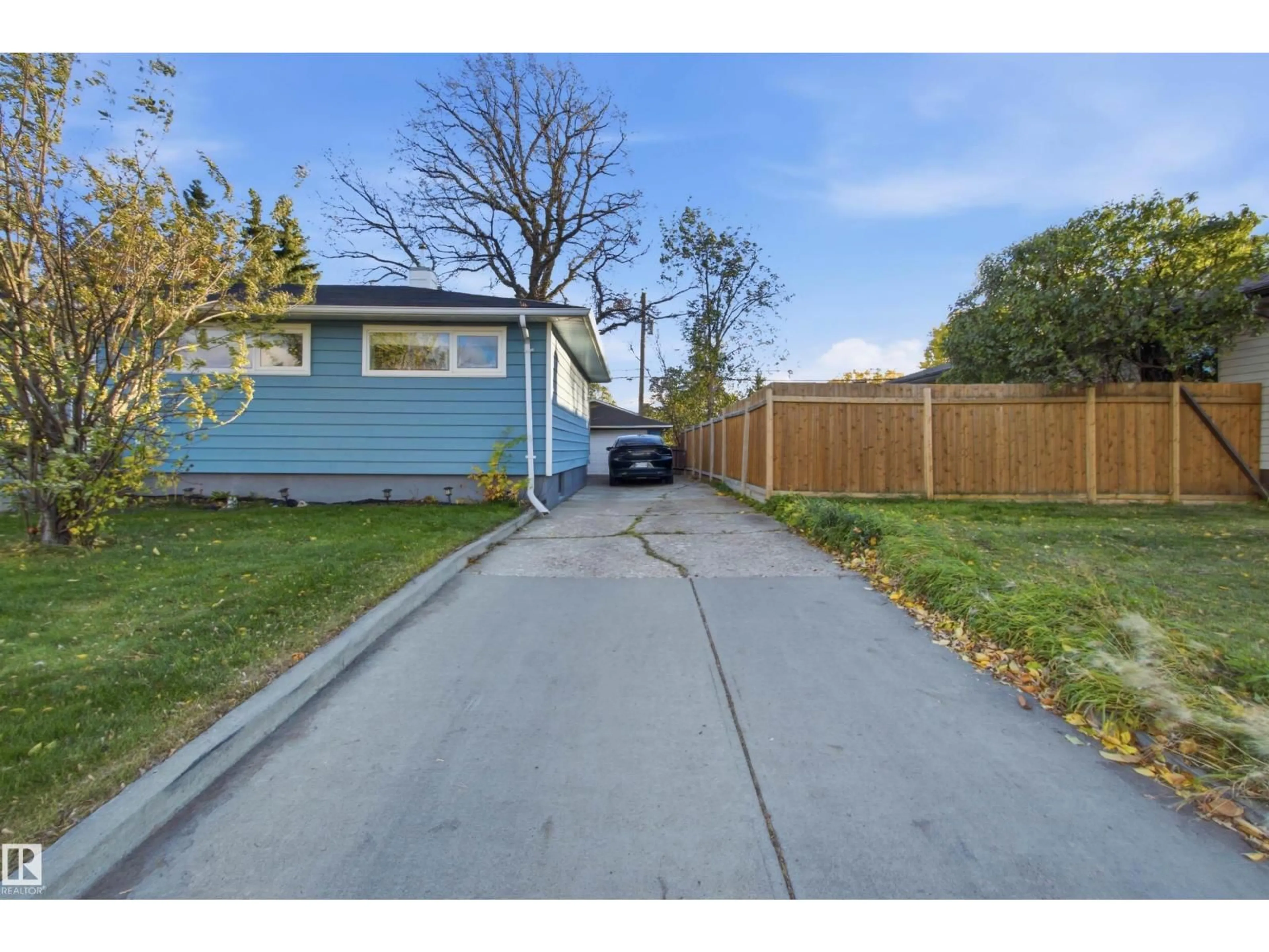 A pic from outside/outdoor area/front of a property/back of a property/a pic from drone, street for 15933 95 AV, Edmonton Alberta T5P0A3