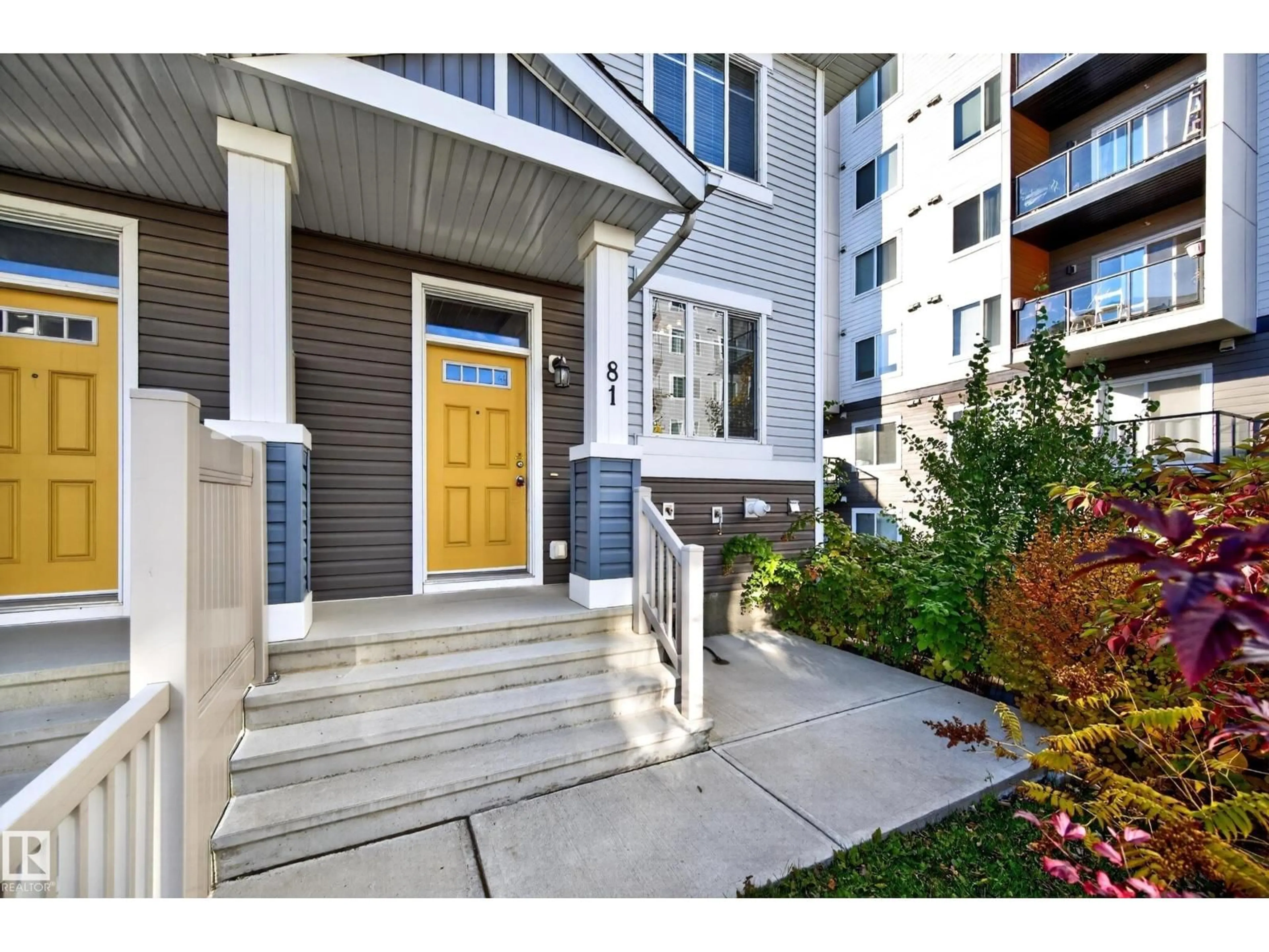 Indoor entryway for #81 - 2905 141 ST, Edmonton Alberta T6W3M4