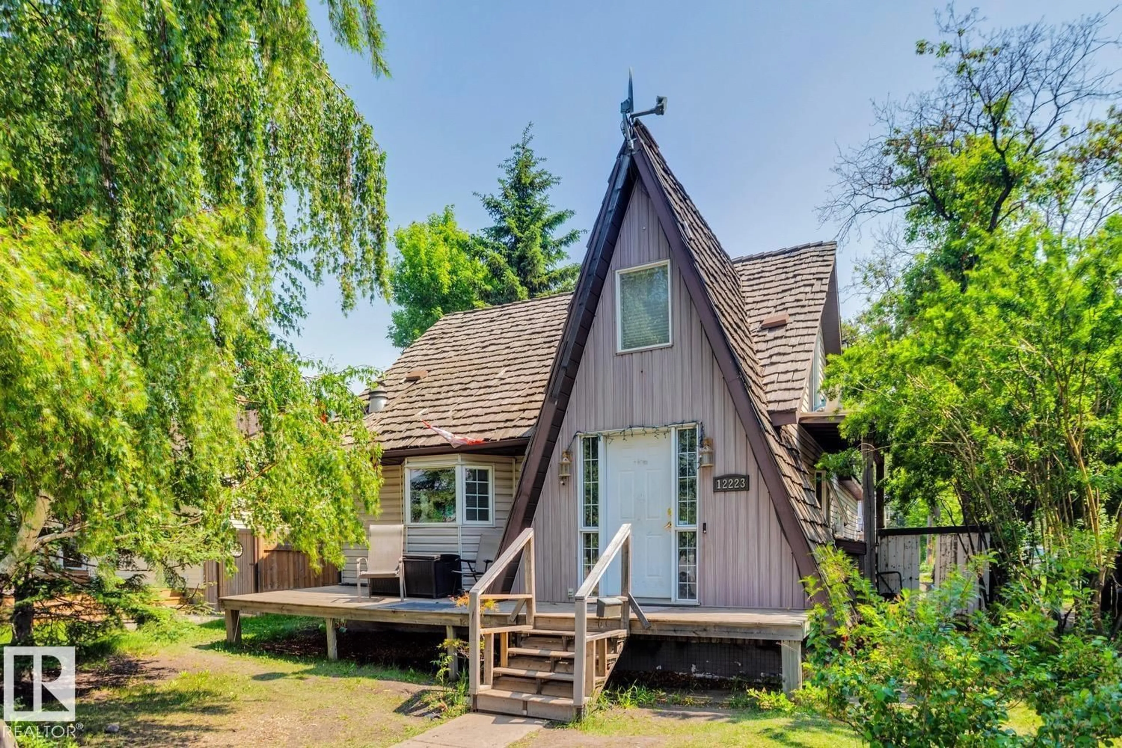 Home with vinyl exterior material, unknown for NW - 12223 107 ST, Edmonton Alberta T5G2S9
