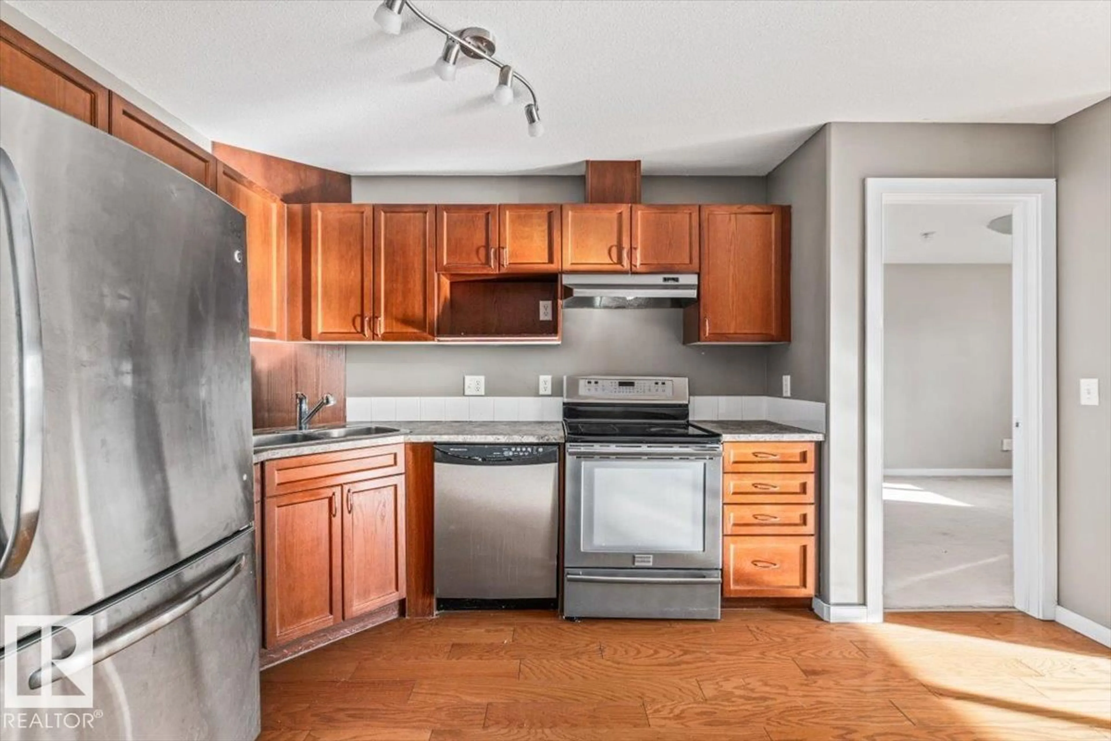 Standard kitchen, unknown for #309 - 240 SPRUCE RIDGE RD, Spruce Grove Alberta T7X1J7