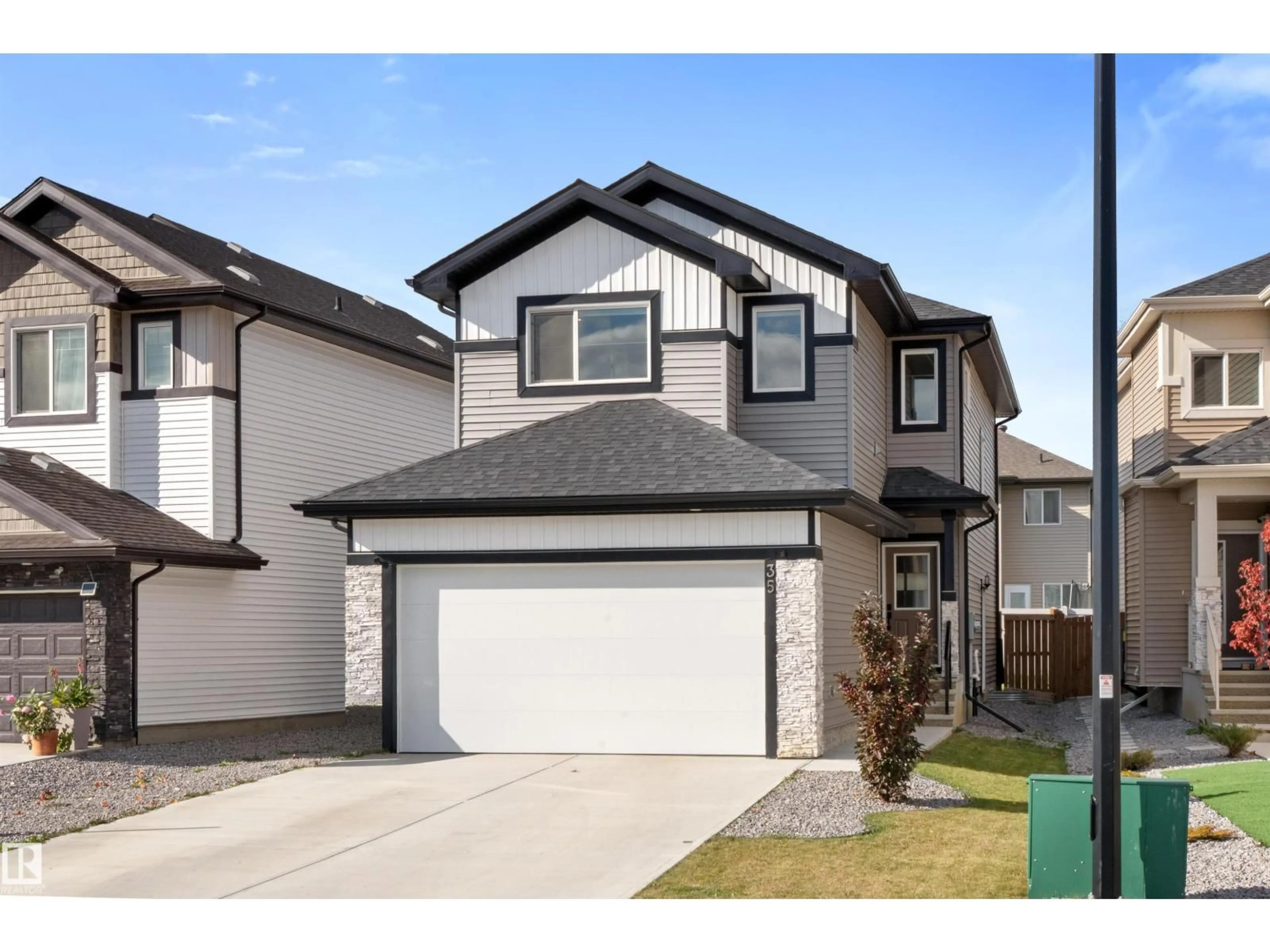 Home with vinyl exterior material, street for 35 MEADOWBROOK WY, Spruce Grove Alberta T7X2X3