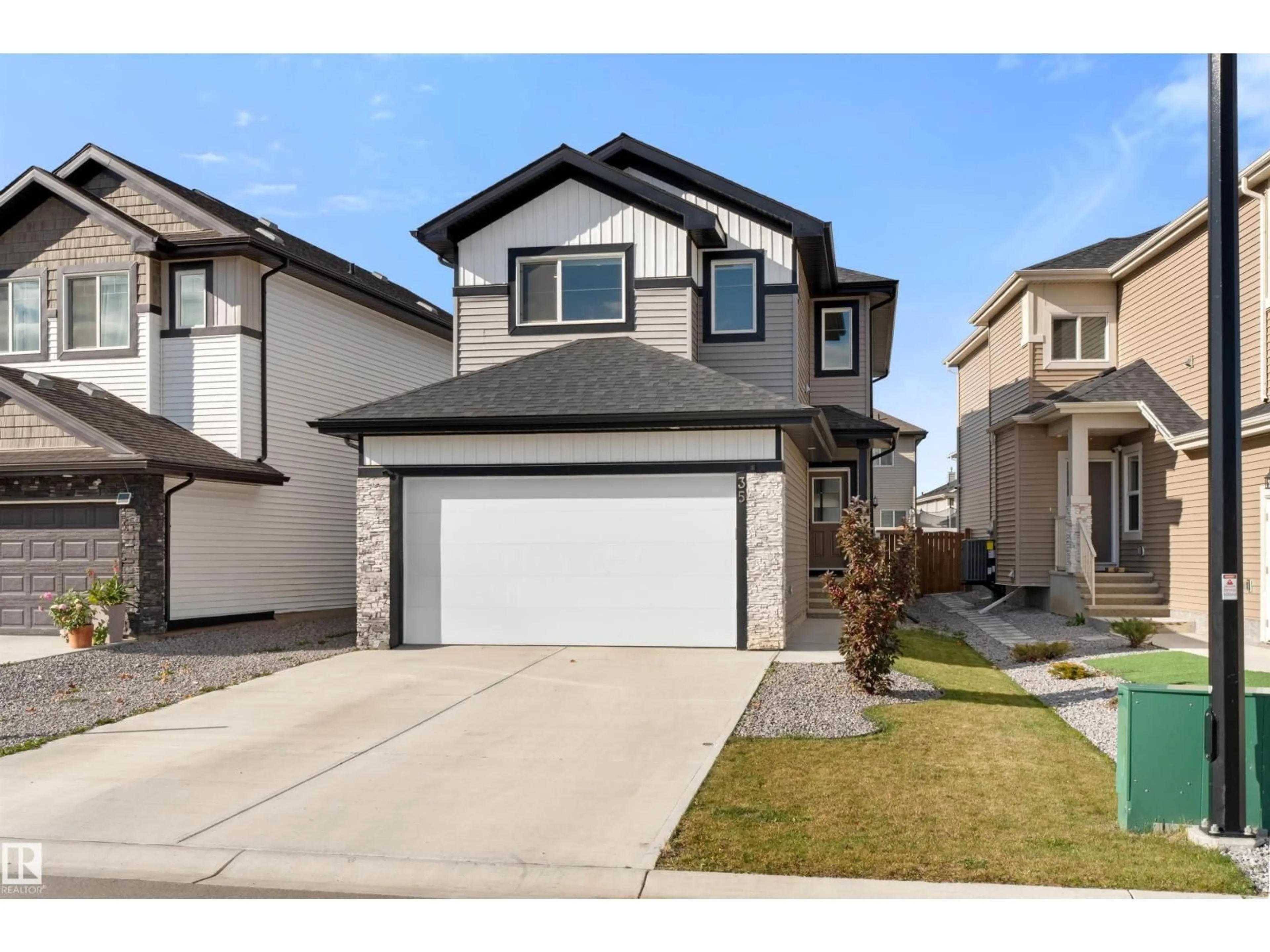 Home with vinyl exterior material, street for 35 MEADOWBROOK WY, Spruce Grove Alberta T7X2X3