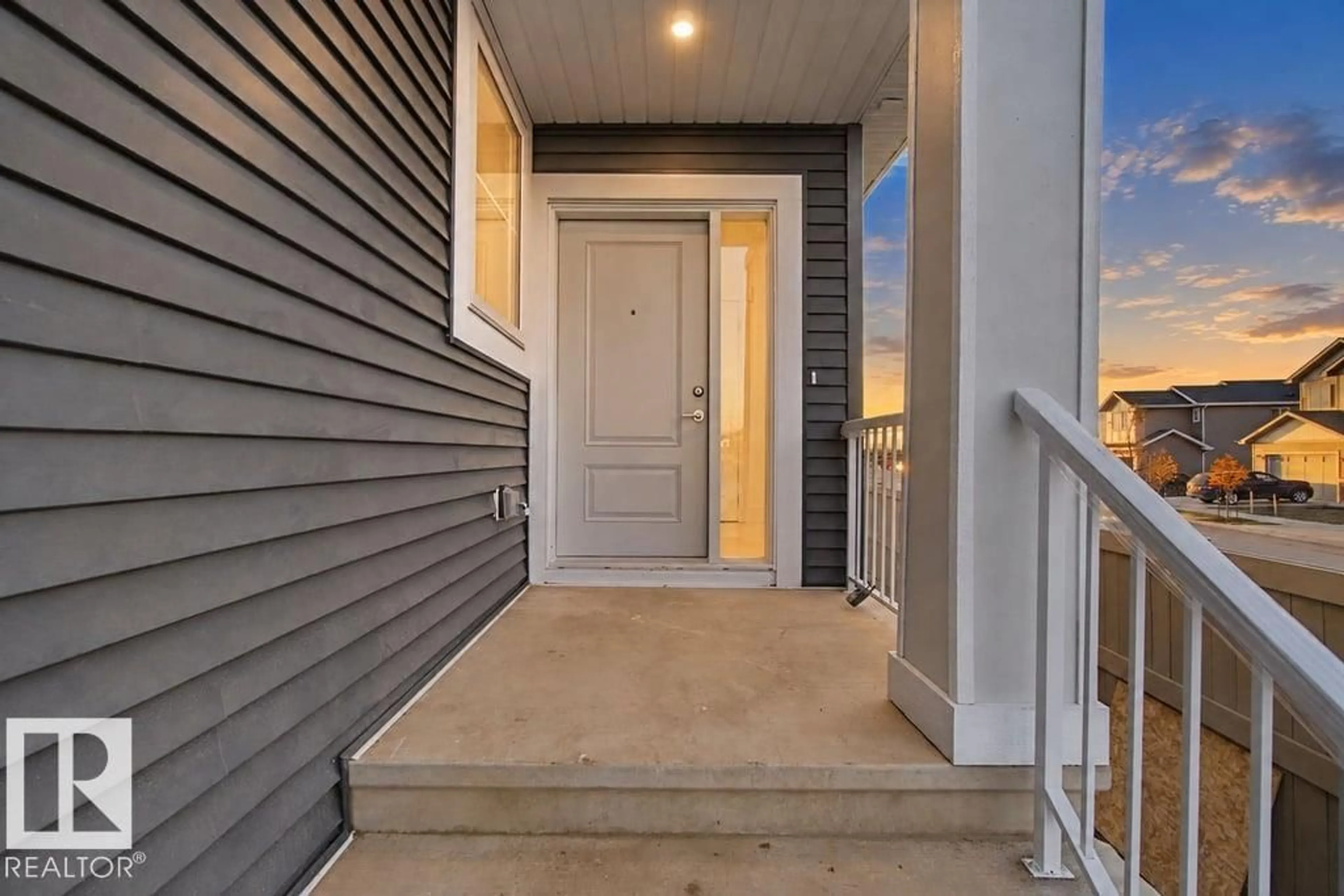 Indoor entryway for 704 ELDERBERRY CL, Edmonton Alberta T6M3J6