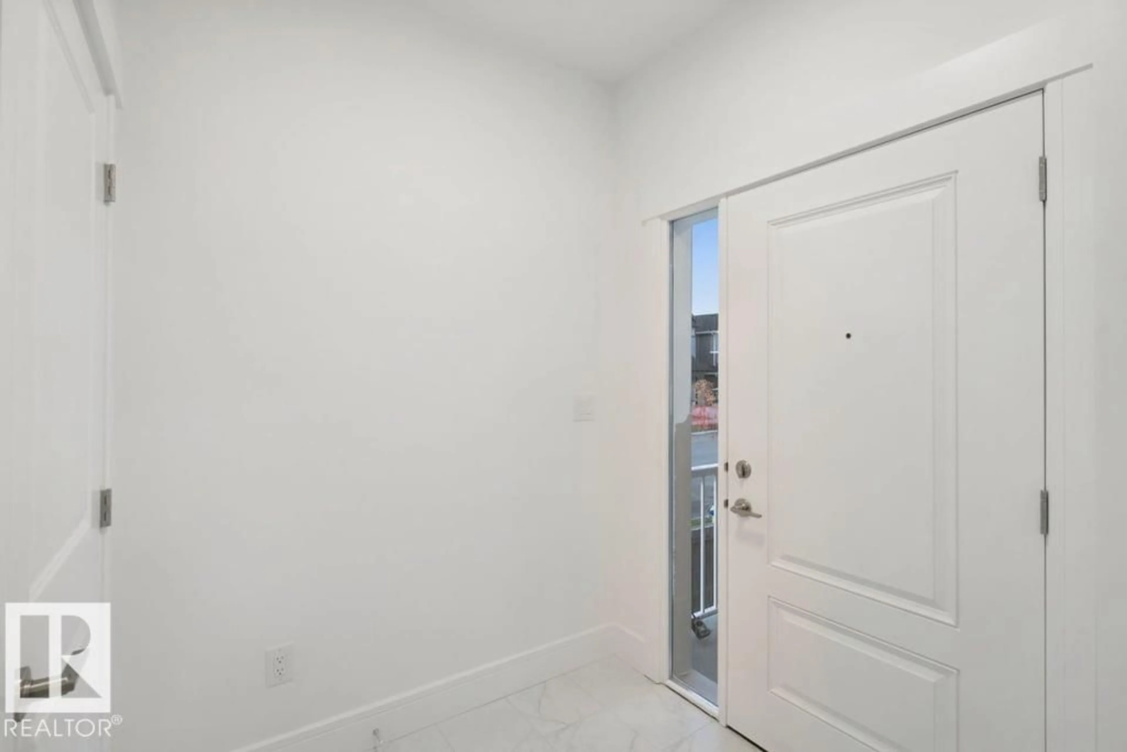 Unknown for 704 ELDERBERRY CL, Edmonton Alberta T6M3J6
