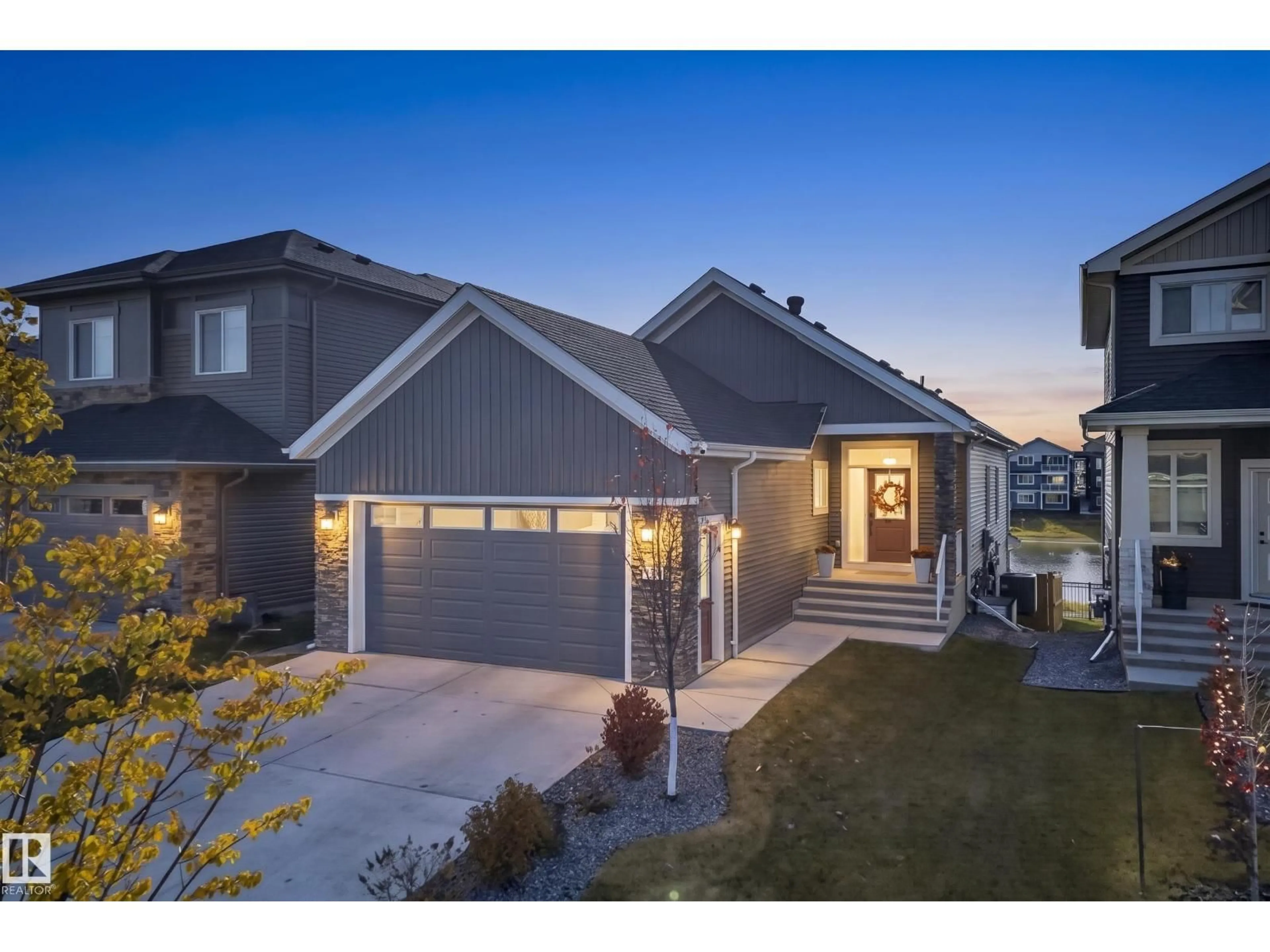 Home with vinyl exterior material, street for 55 EDGEFIELD WY, St. Albert Alberta T8N8A1