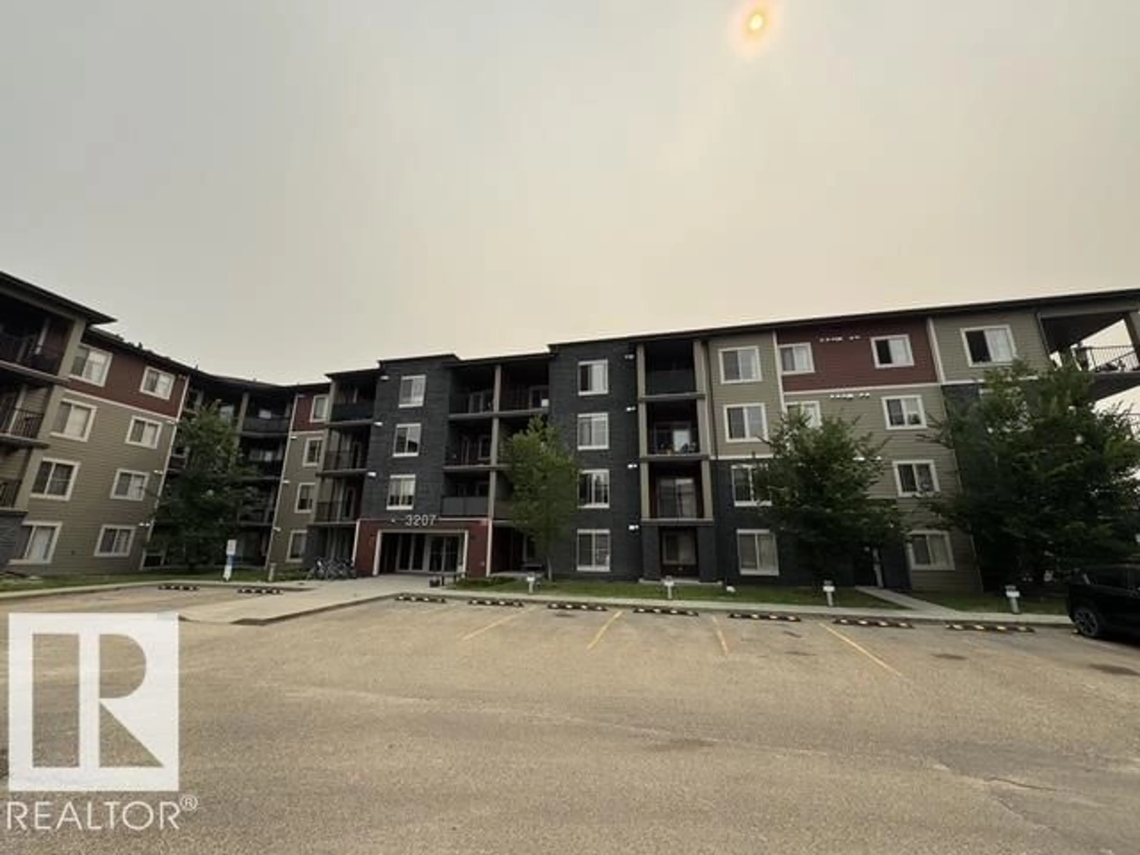 Unknown for 303 JAMES MOWATT TR, Edmonton Alberta T6W3L6