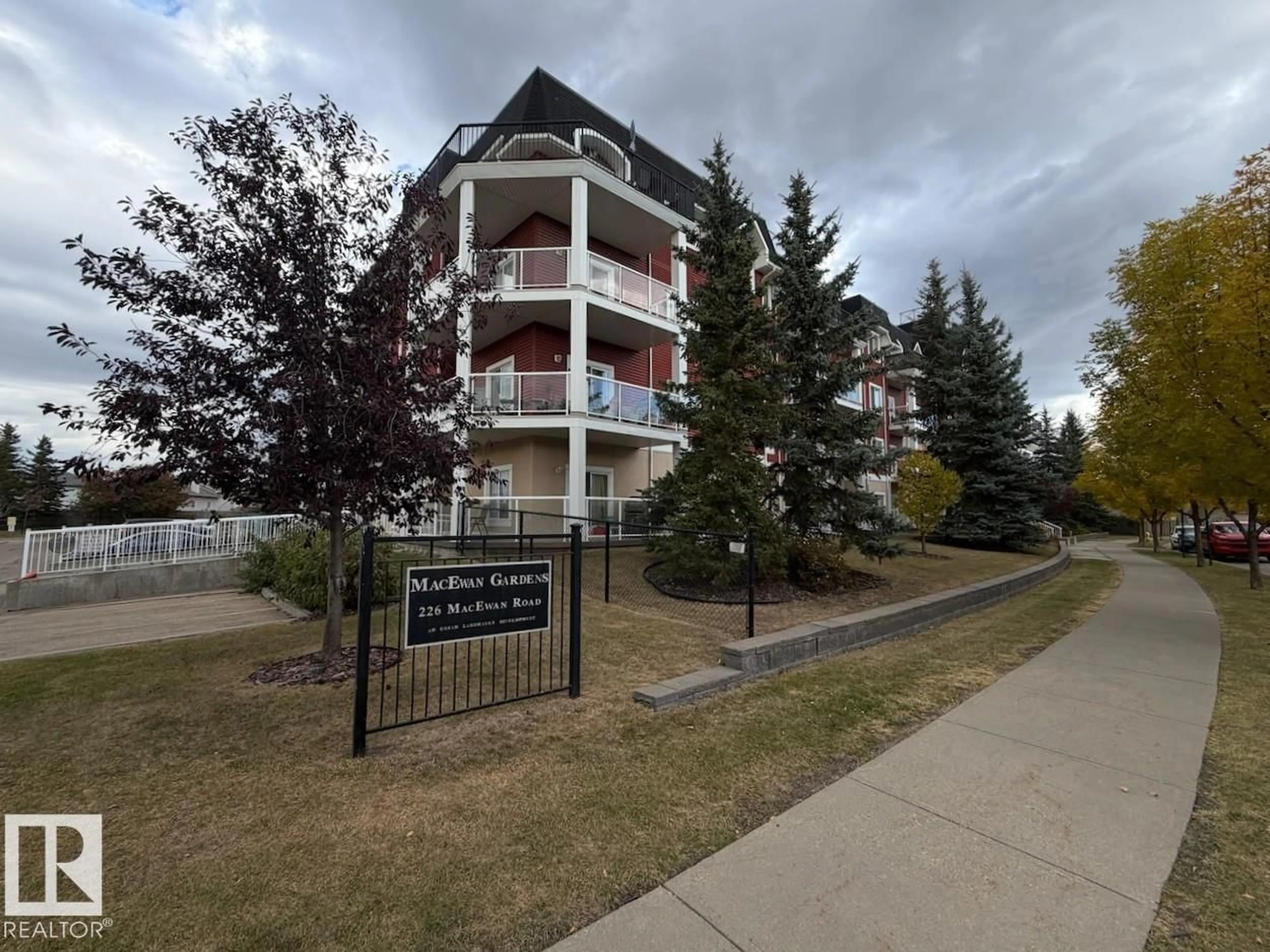 A pic from outside/outdoor area/front of a property/back of a property/a pic from drone, unknown for 419 - 226 MACEWAN RD, Edmonton Alberta T6W0C5