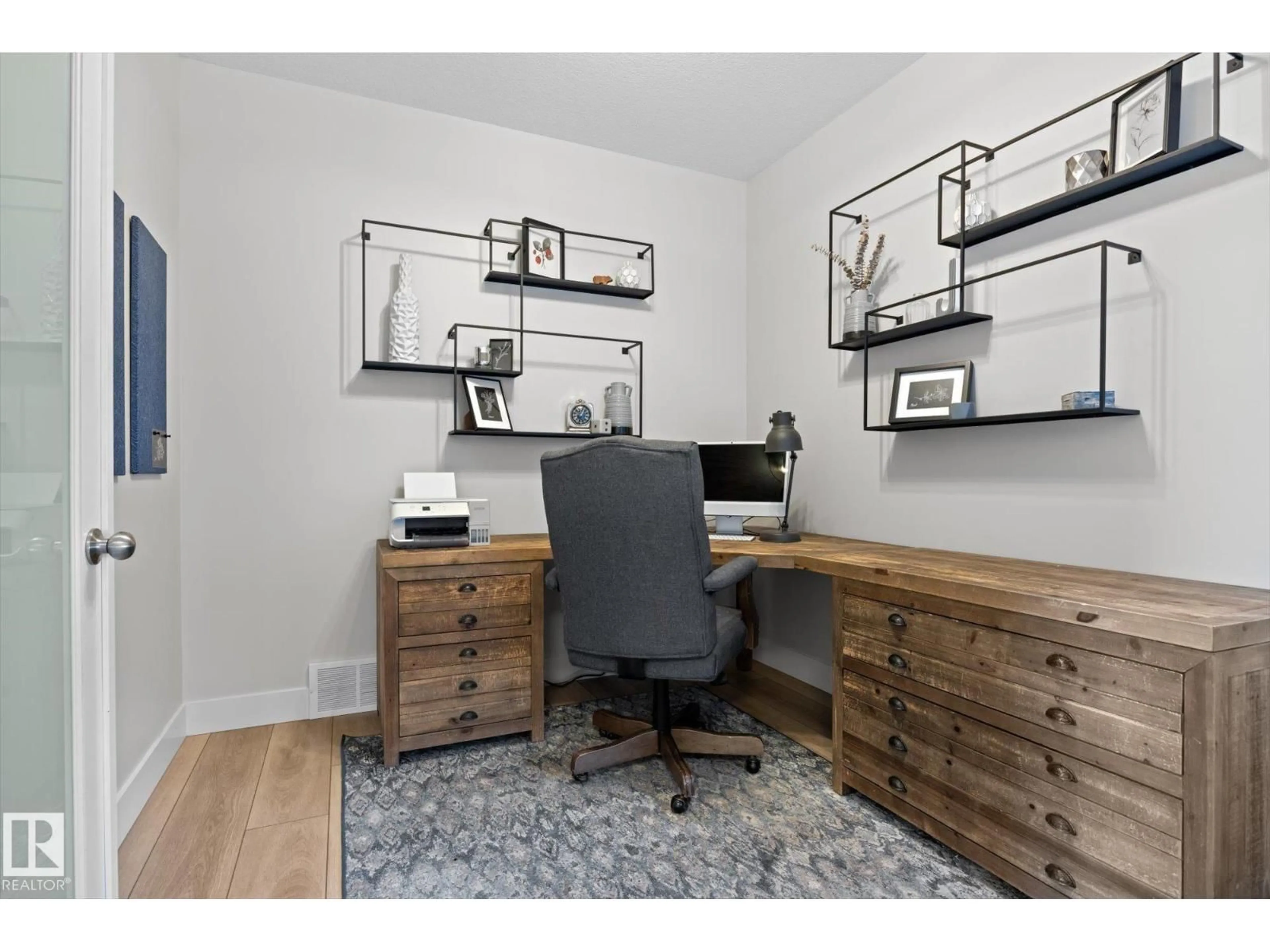 A pic of a room for 3363 CHICKADEE DR, Edmonton Alberta T5Z2Y7