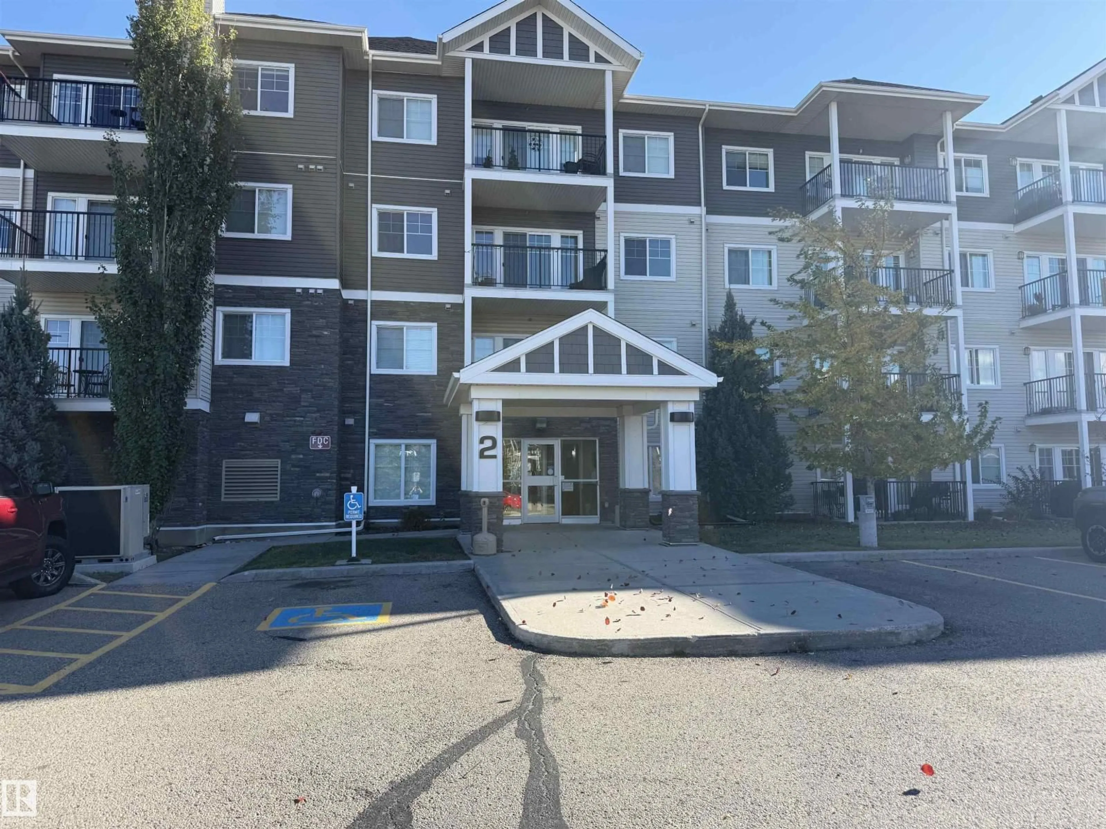 A pic from outside/outdoor area/front of a property/back of a property/a pic from drone, unknown for 1105 AUGUSTINE CR, Sherwood Park Alberta T8H0X8
