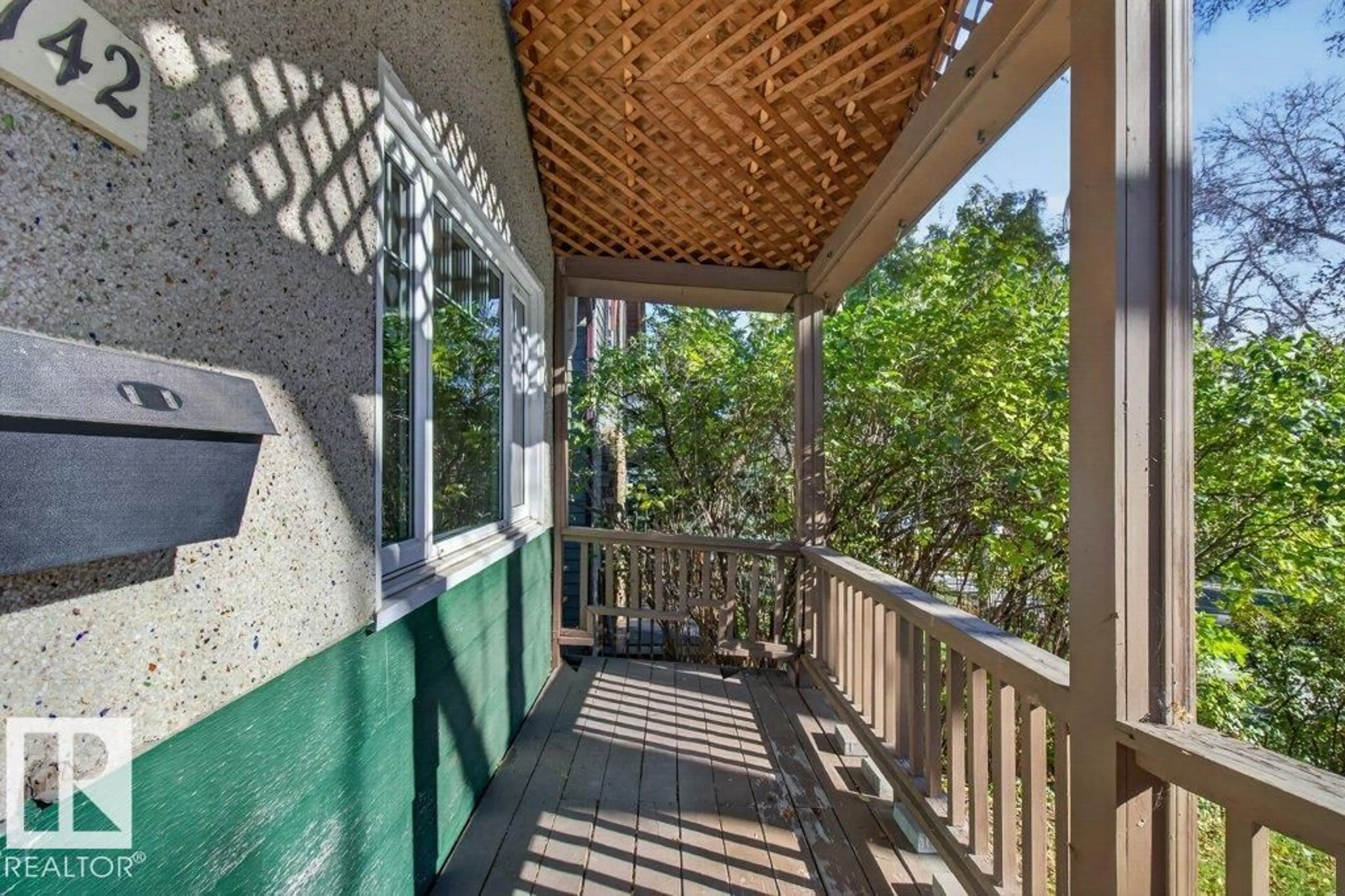 Patio, unknown for 9742 88 AV, Edmonton Alberta T6E2P9